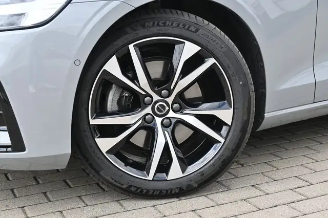 Volvo V60 view 11