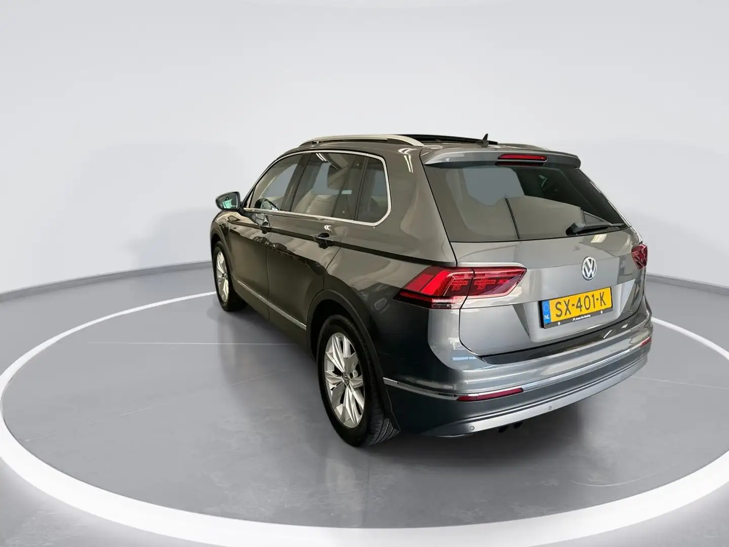 Volkswagen Tiguan 1.4 Tsi 150pk DSG ACT Highline · Apple/Android Car Grijs - 2