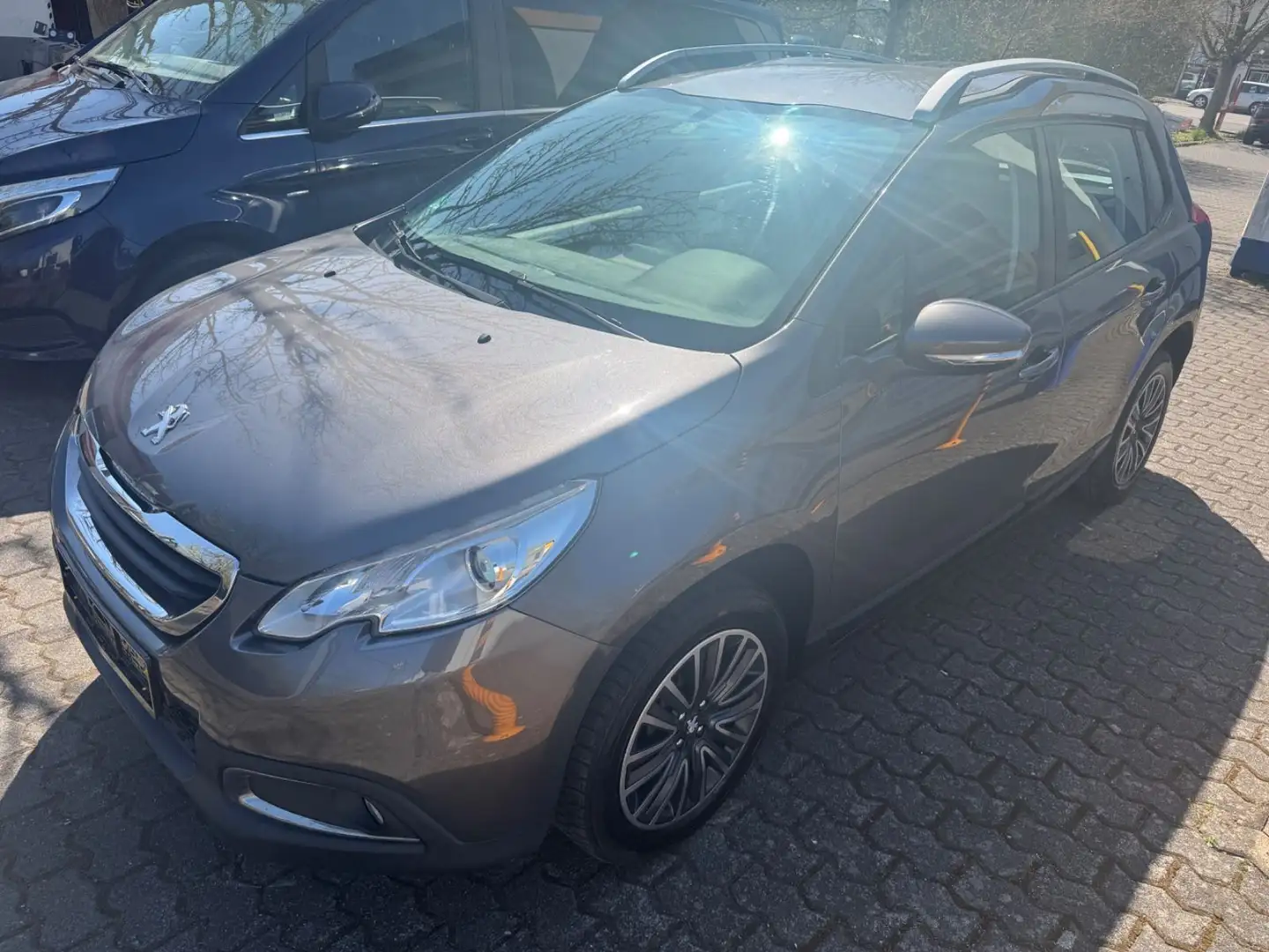 Peugeot 2008 Active Klimaanlage Grau - 1