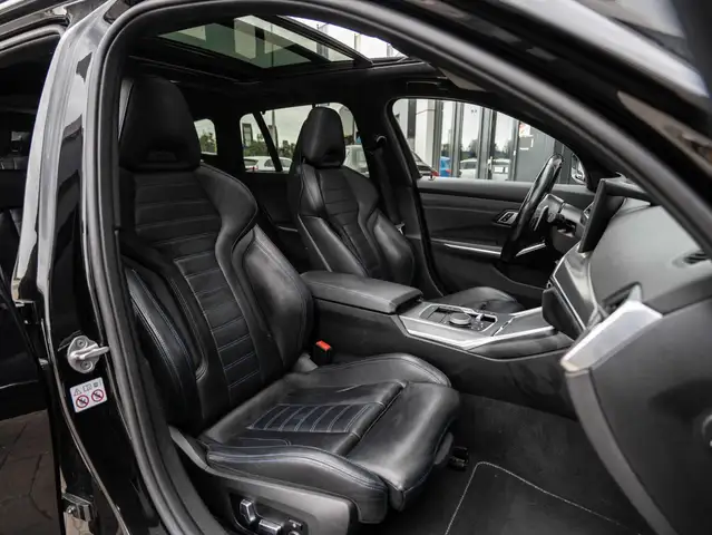 BMW 3 Series view 9