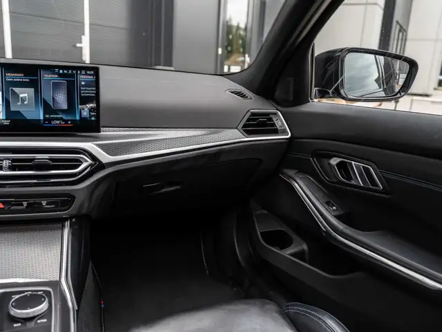 BMW 3 Series view 15