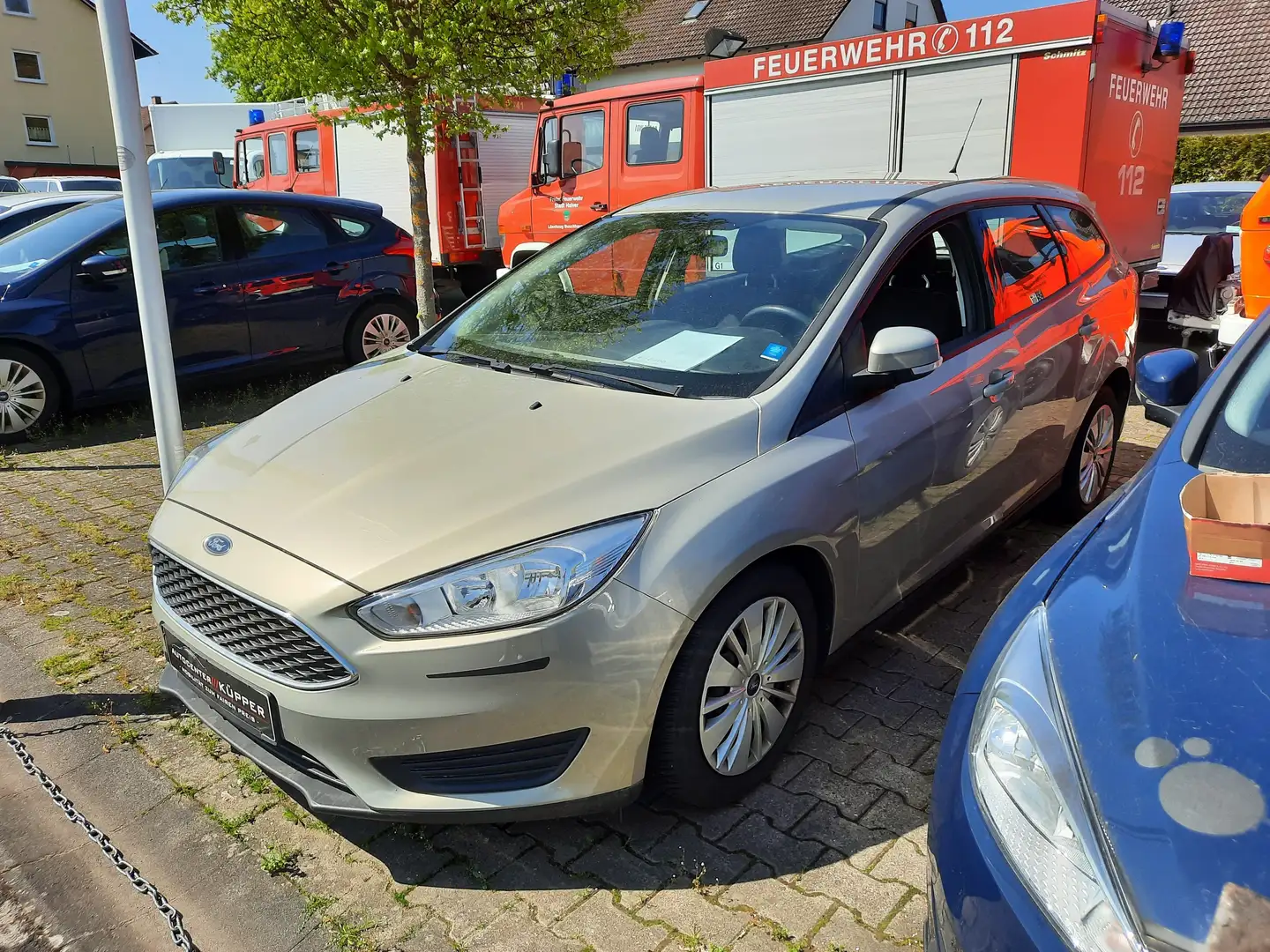 Ford Focus Turnier 1.5 TDCi Trend 1. Hand / Klima / Aut. Grau - 1
