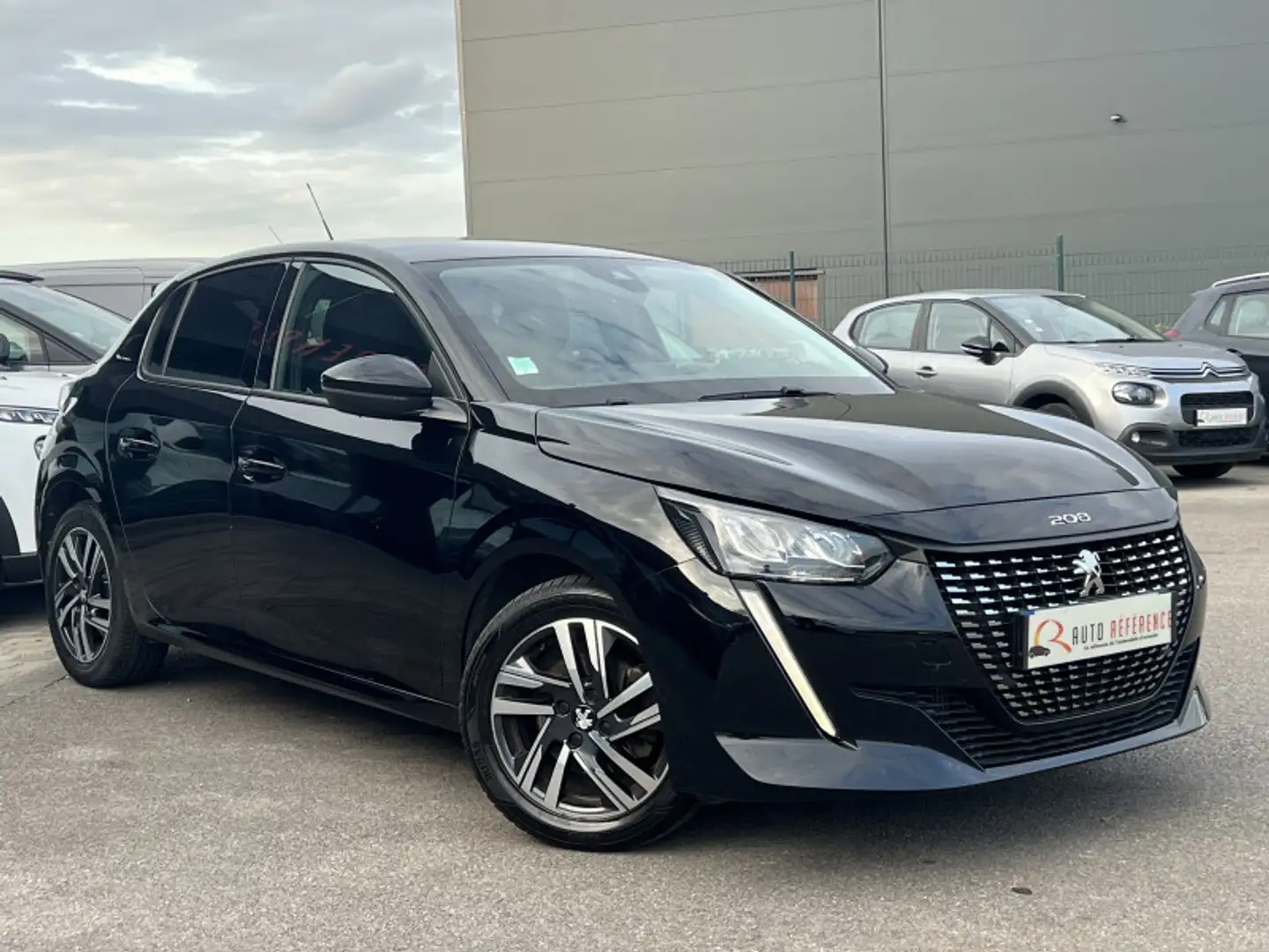 Peugeot 208 1.5 BLUEHDI 100 CH ALLURE / CARPLAY / REGULATEUR Negro - 2