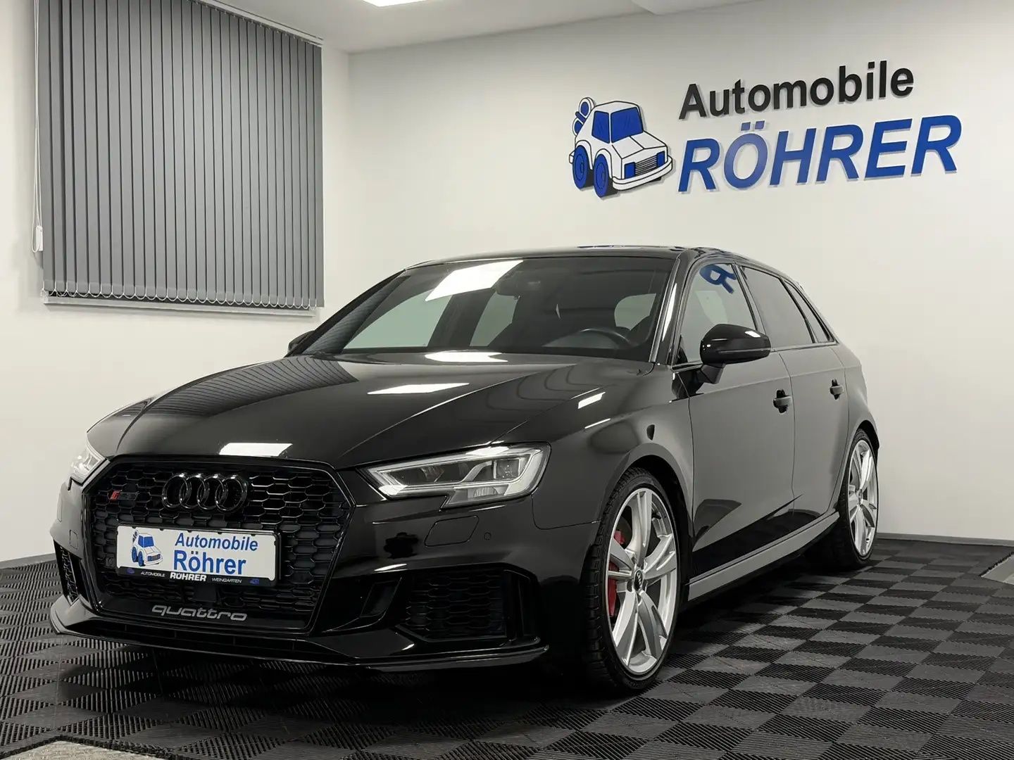 Audi RS3 Sportback 2.5 TFSI quattro black Virtual AGA Schwarz - 1
