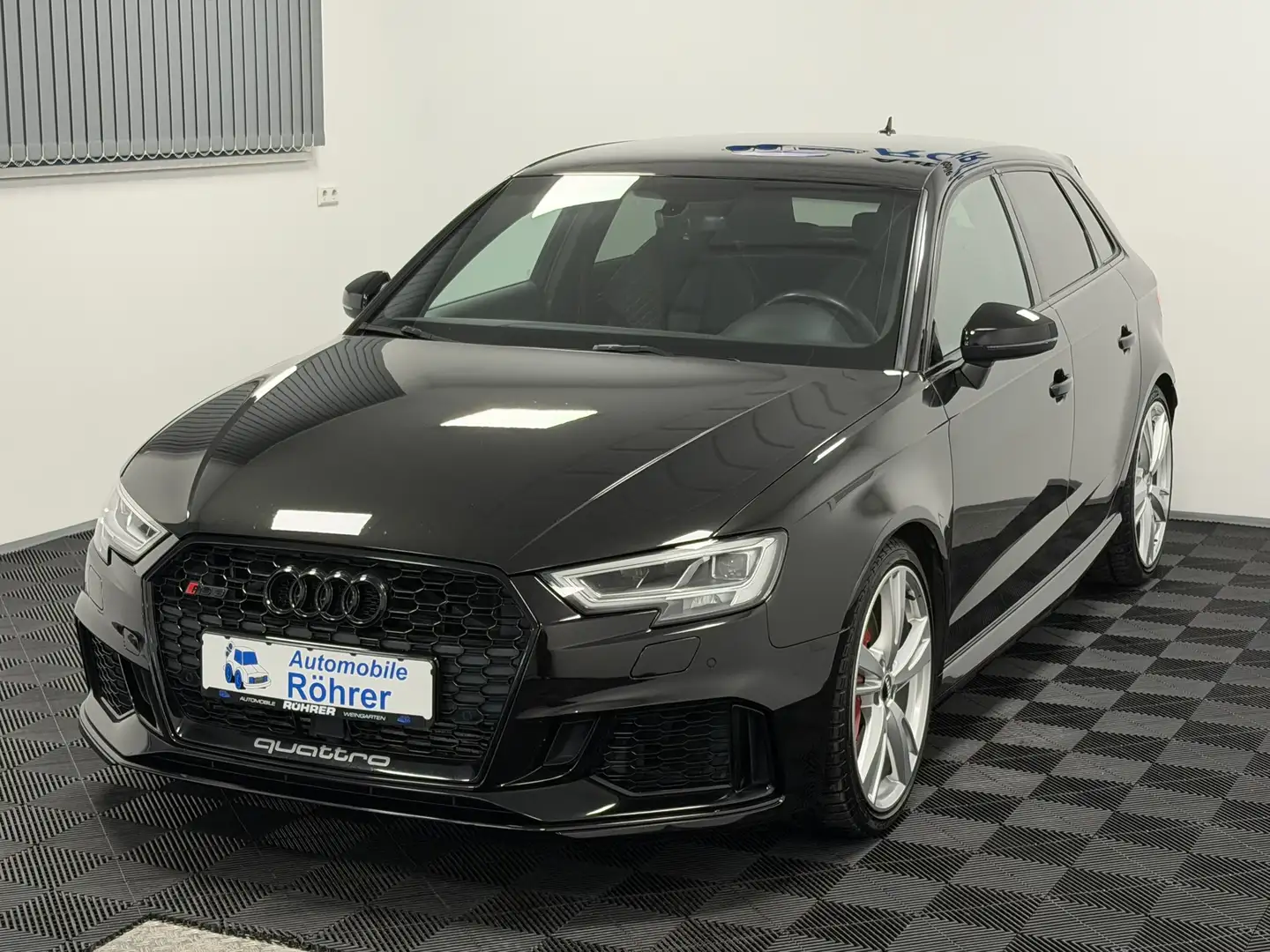 Audi RS3 Sportback 2.5 TFSI quattro black Virtual AGA Schwarz - 2