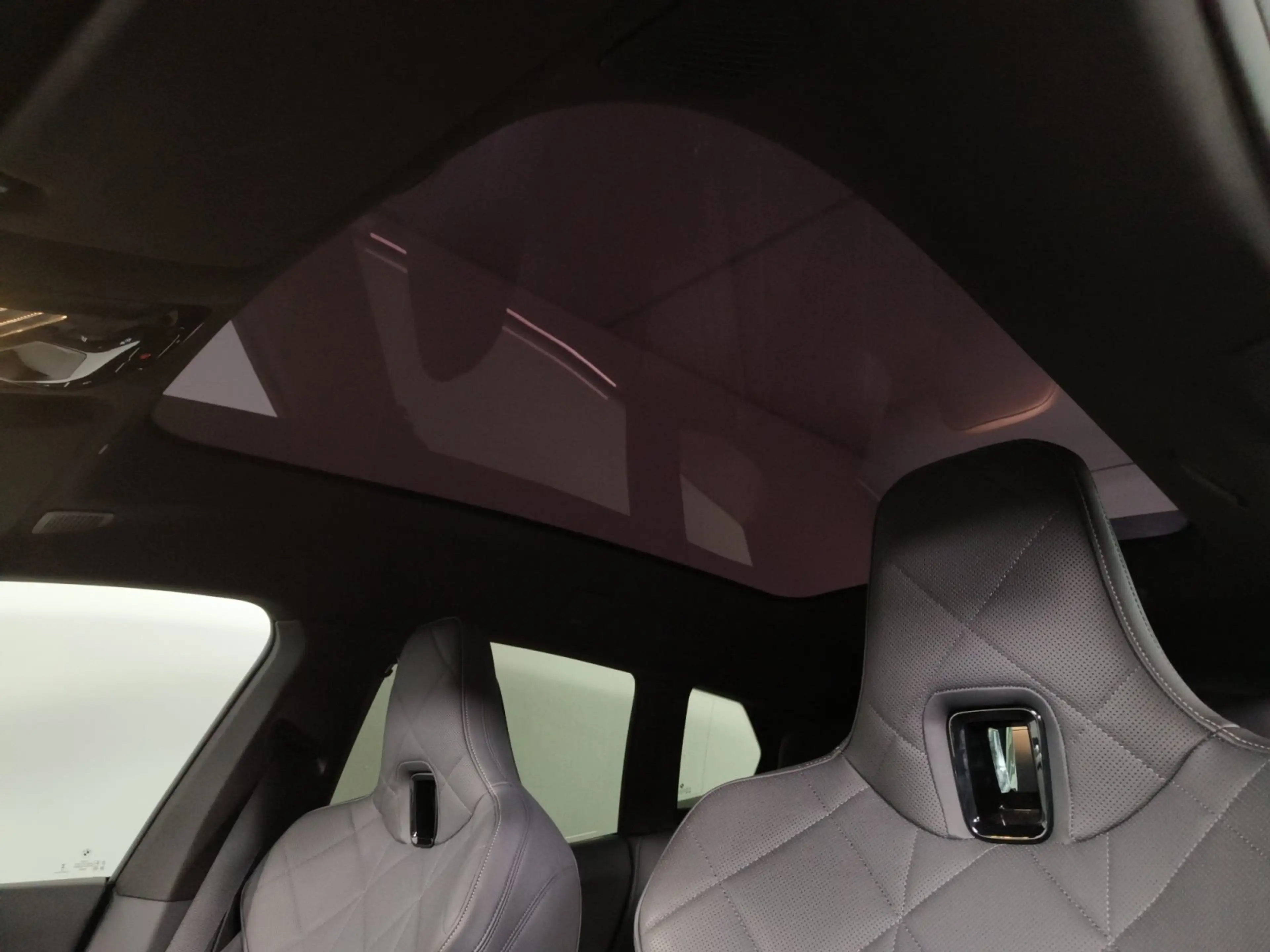 BMW iX xDrive60 — photo 13