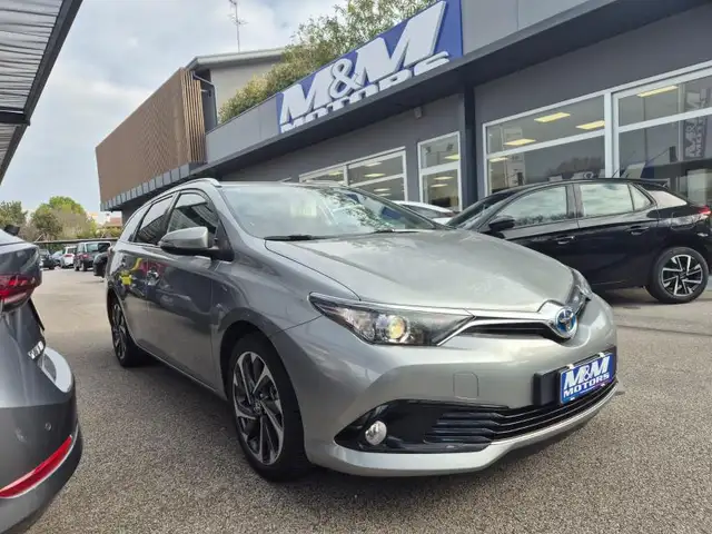 Toyota Auris 1.8h Active cvt