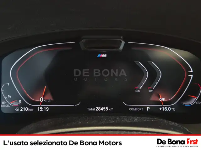 BMW 5 Series view 11
