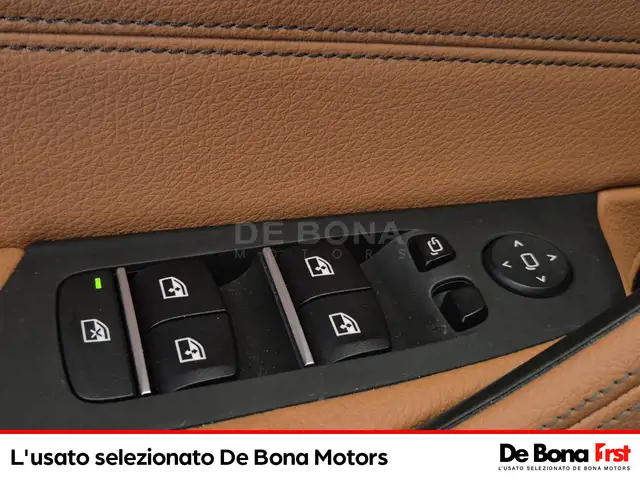 BMW 5 Series view 20
