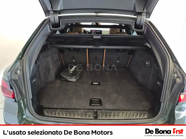 BMW 5 Series view 21