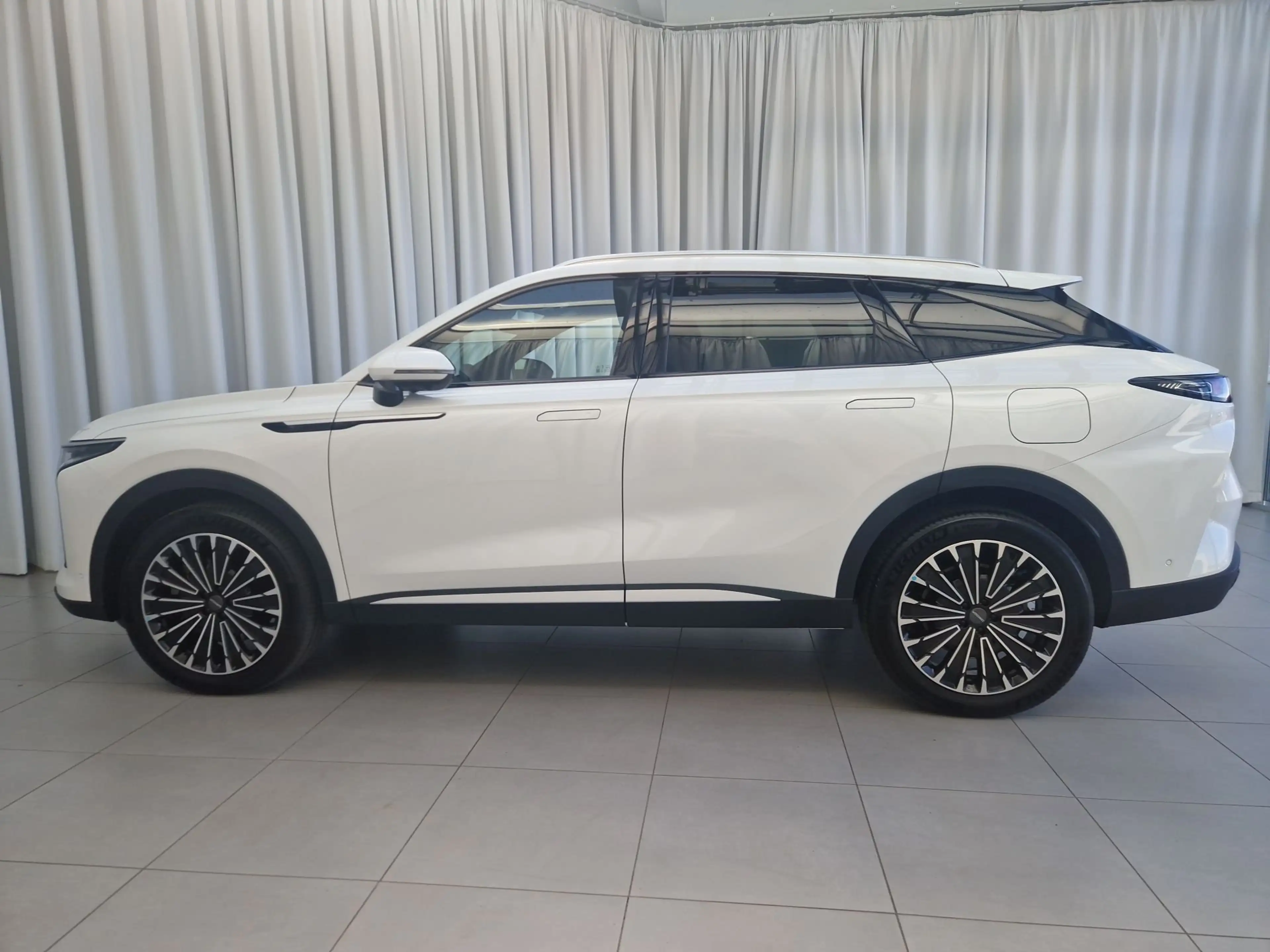 Omoda 9 PHEV 2xKlima 360 4xElSitz 4xSHZ ACC AUT HUD LM — photo 7