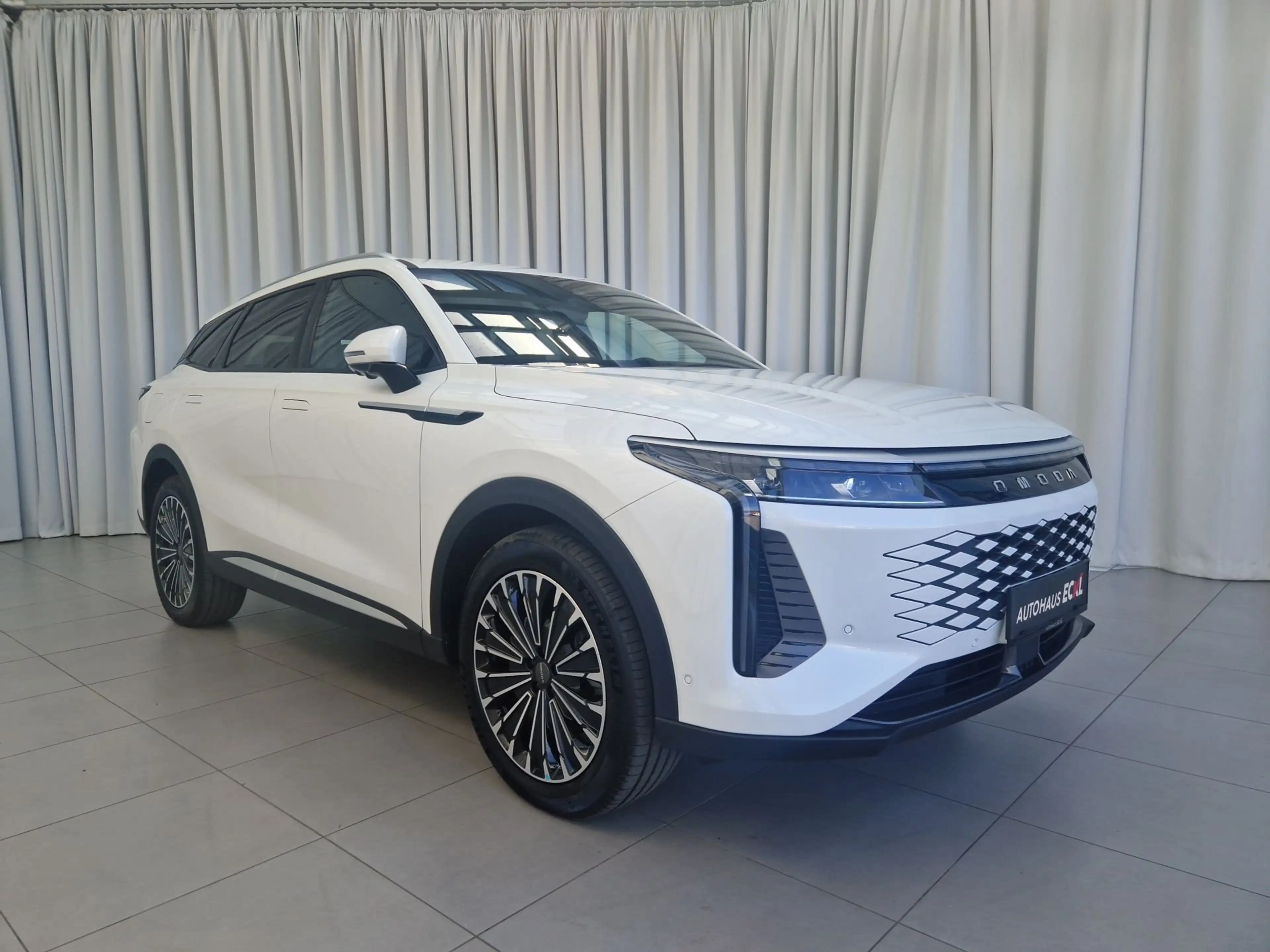 Omoda 9 PHEV 2xKlima 360 4xElSitz 4xSHZ ACC AUT HUD LM — photo 3