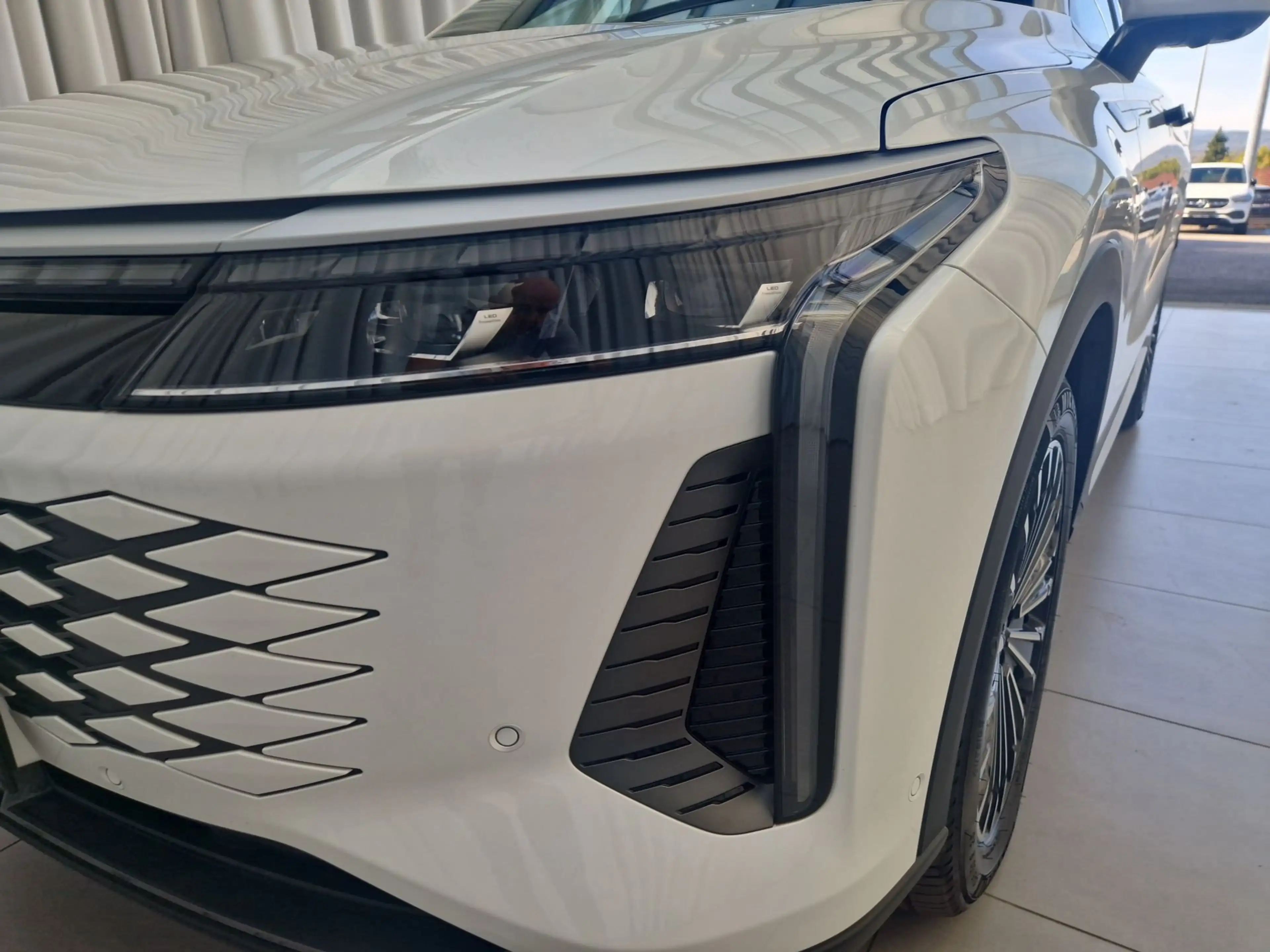 Omoda 9 PHEV 2xKlima 360 4xElSitz 4xSHZ ACC AUT HUD LM — photo 8