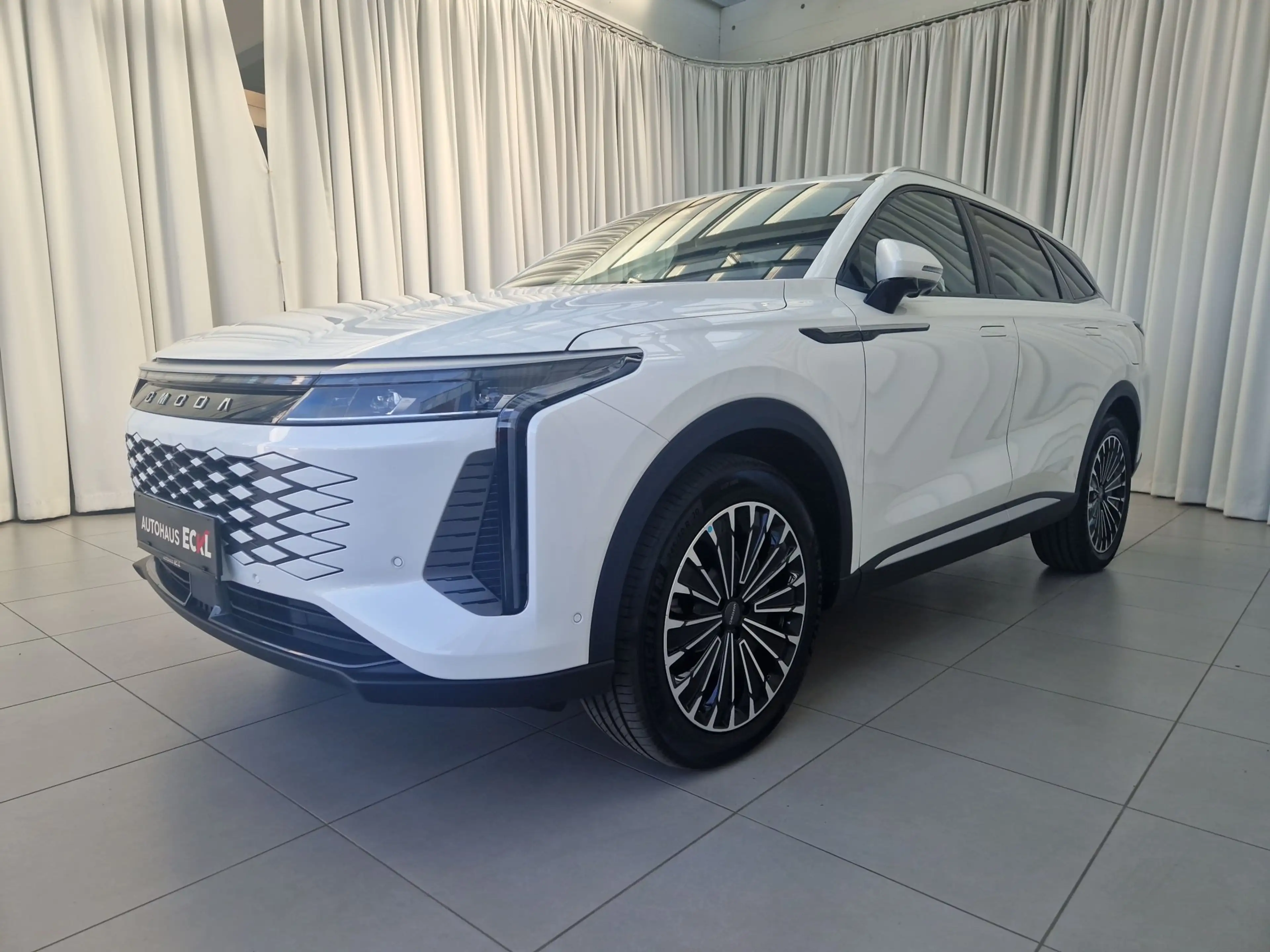 Omoda 9 PHEV 2xKlima 360 4xElSitz 4xSHZ ACC AUT HUD LM — photo 2
