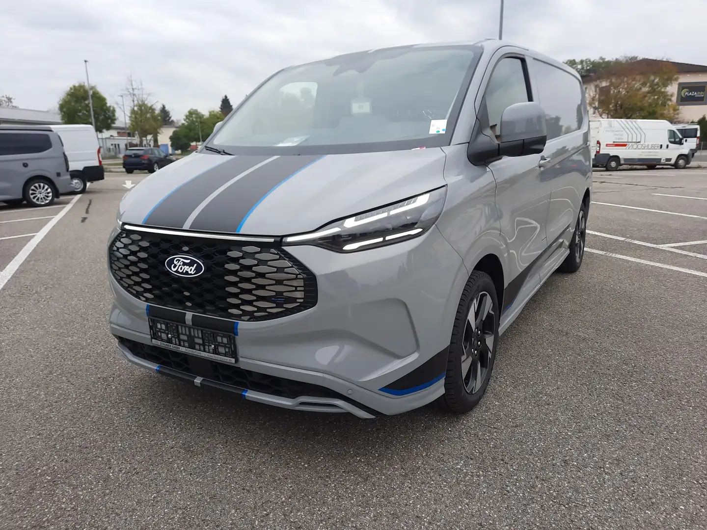 Ford Transit Custom Sport Elektro 64 KWH NAVI Gris - 2