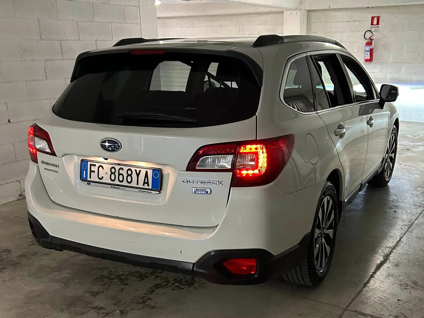 Subaru OUTBACK Outback V 2015 2.0d Unlimited lineartronic Biały - 1