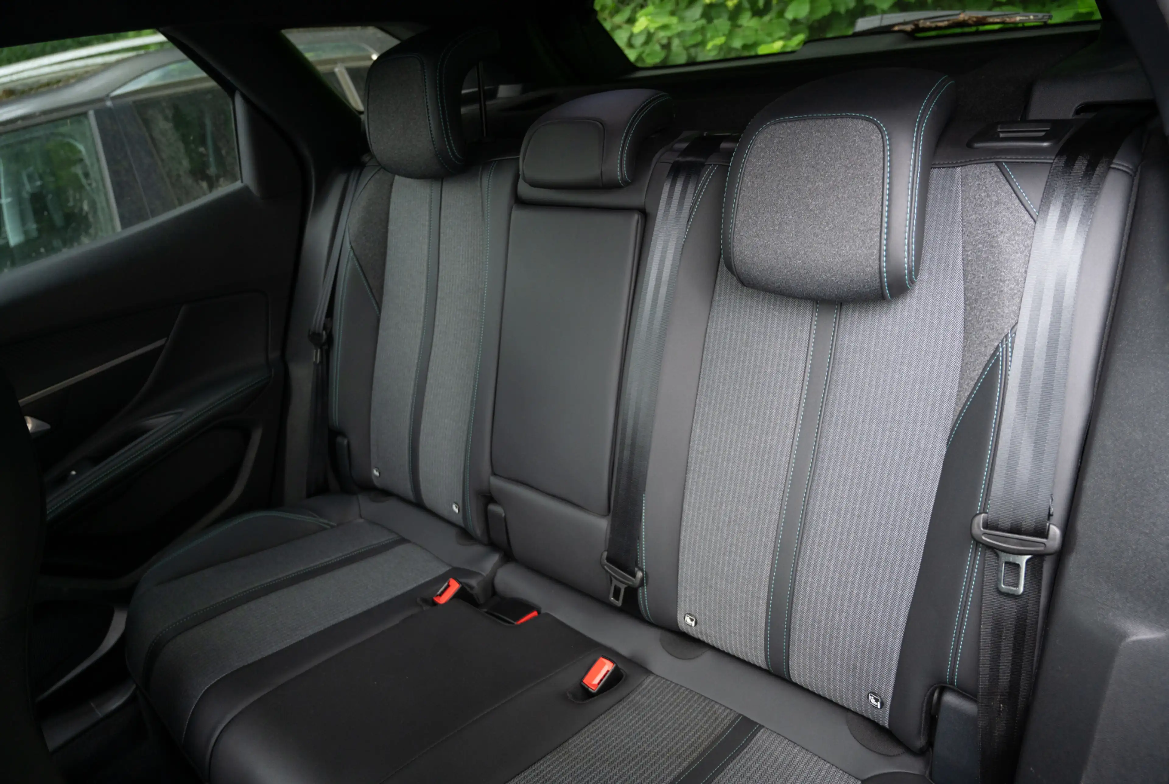Peugeot 3008 Allure Pack PureTech 130 *GW-TOP-DEAL* — photo 5