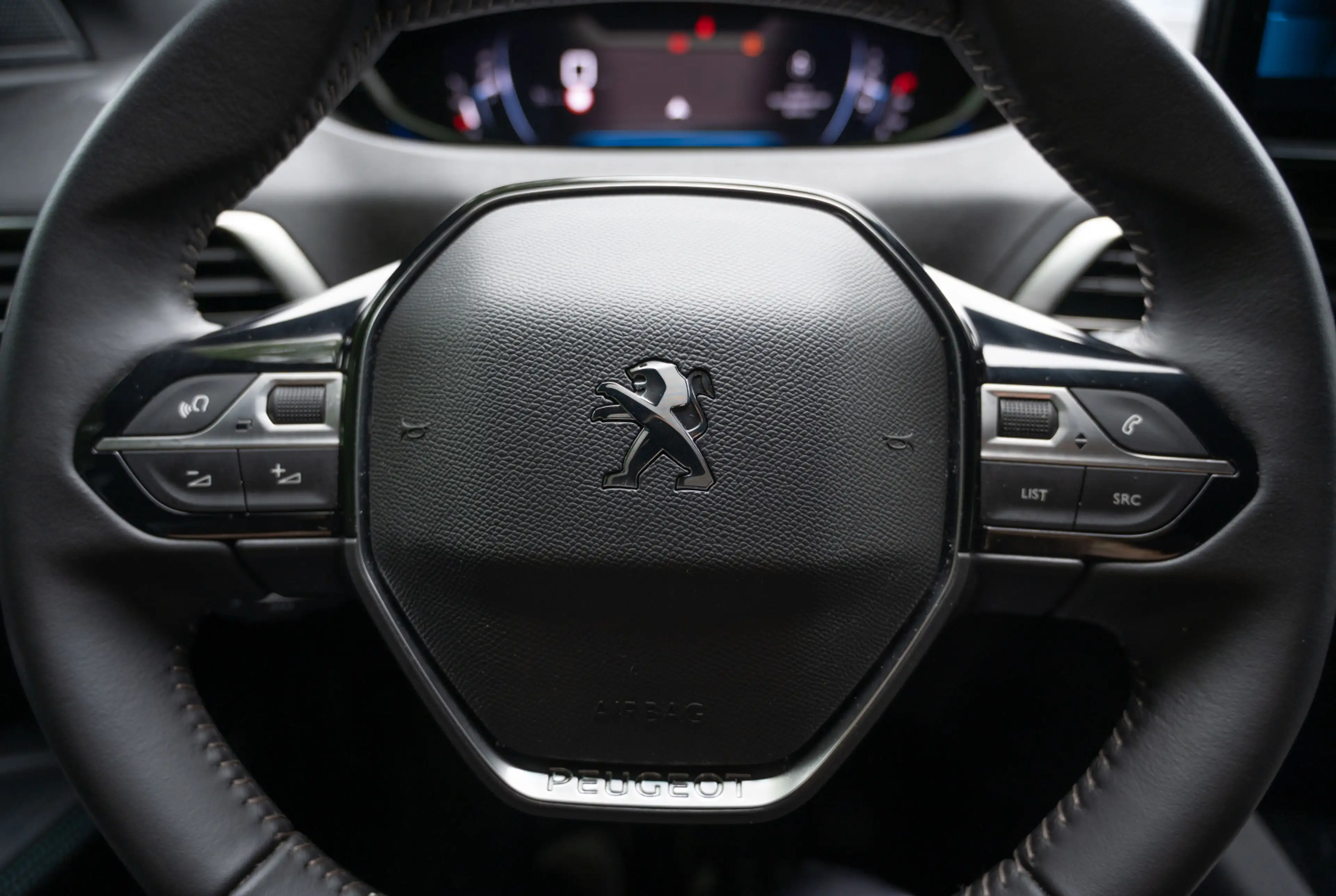 Peugeot 3008 Allure Pack PureTech 130 *GW-TOP-DEAL* — photo 11