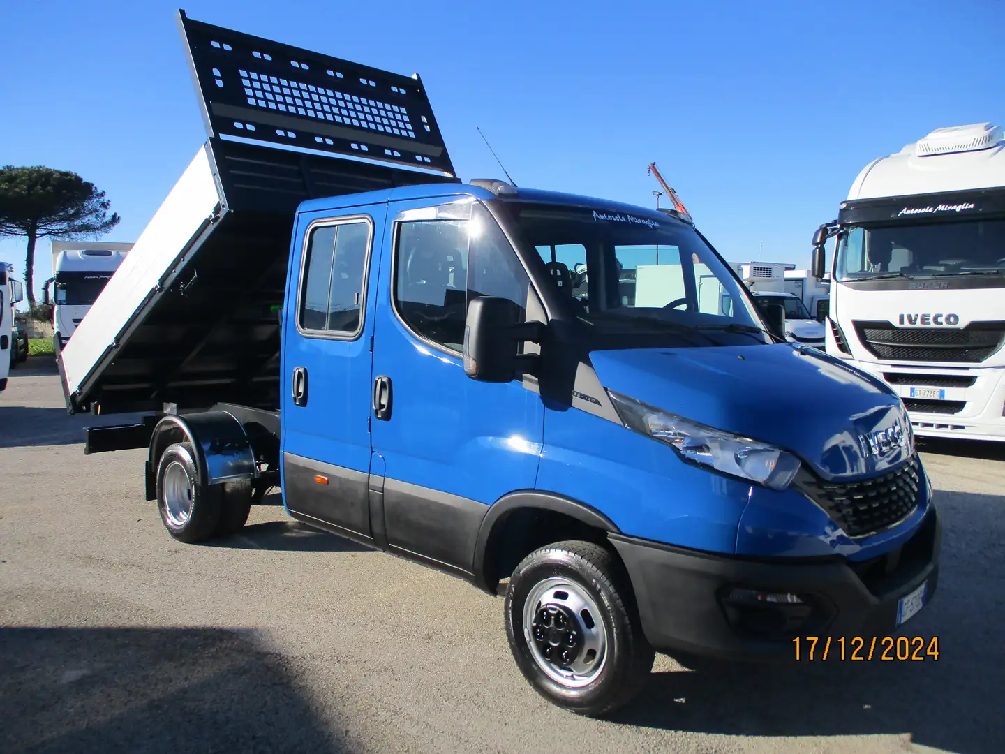 Iveco Daily 35C14 2.3 140CV E6 DOPPIA CABINA 7POS RIBALTABILE Kék - 1