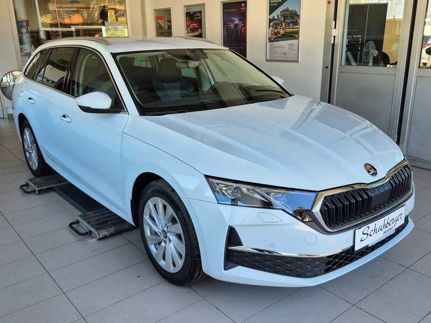 Skoda Octavia 2.0 TDI 110 kW Selection Weiß - 1