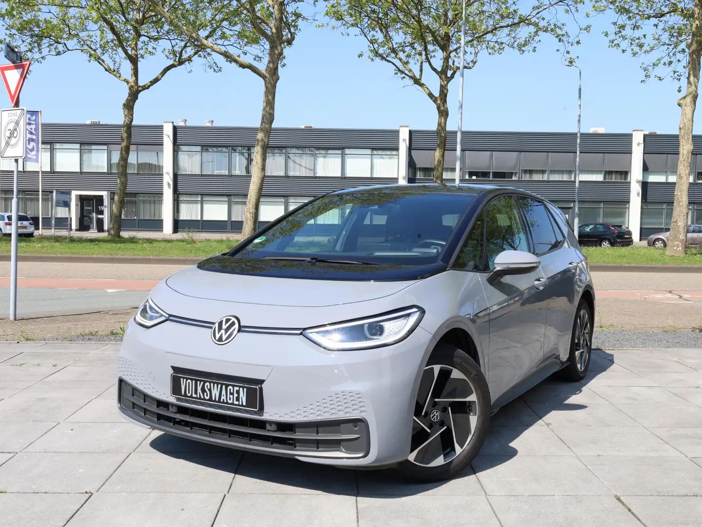 Volkswagen ID.3 Pro 58 kWh 150KW | Panodak | Head-up | keyless | C Grijs - 1