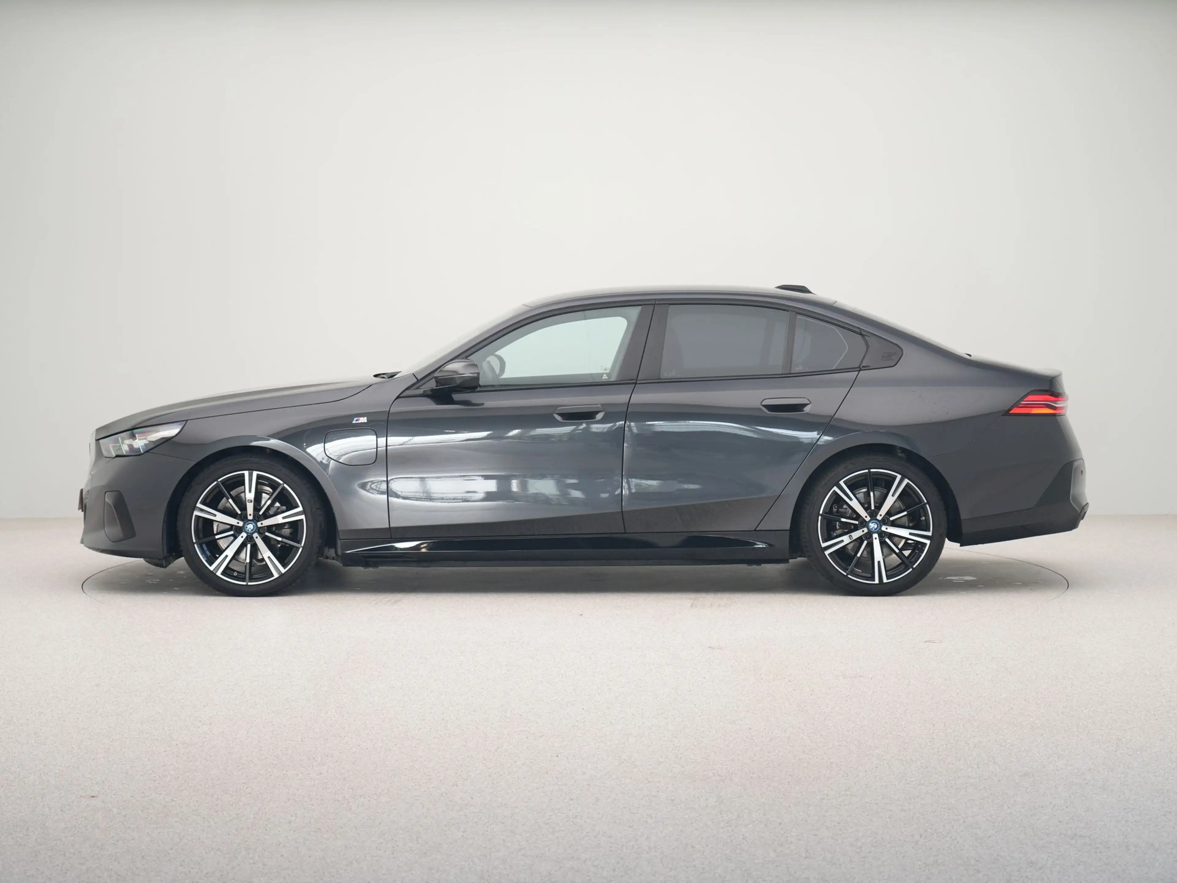 BMW 530 5 Serie 530e Sedan — photo 12