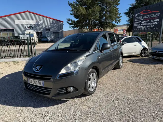 Peugeot 5008 1.6 HDi 112ch FAP BVM6 Premium 7pl