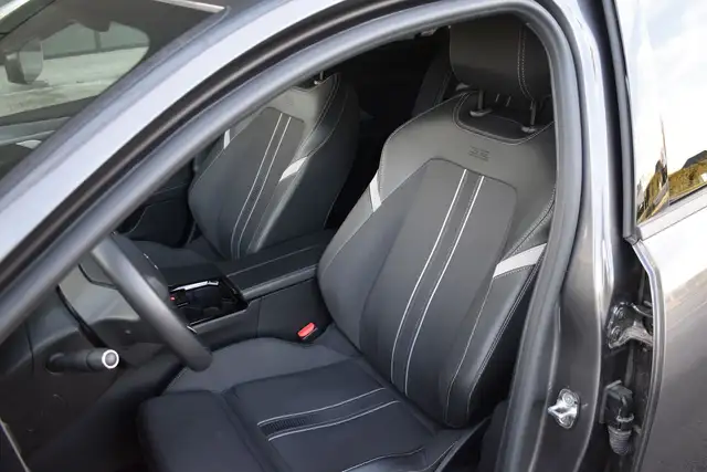 Opel Astra view 12