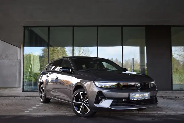 Opel Astra view 6