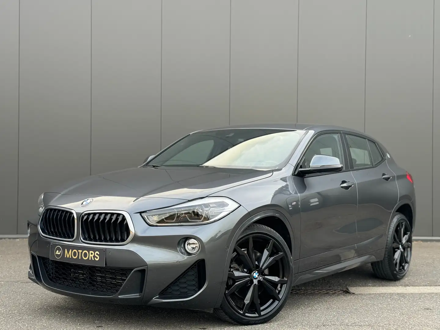 BMW X2 sDrive 20i 192cv - Boite Auto. - Pack M - Navi Pro Gris - 1