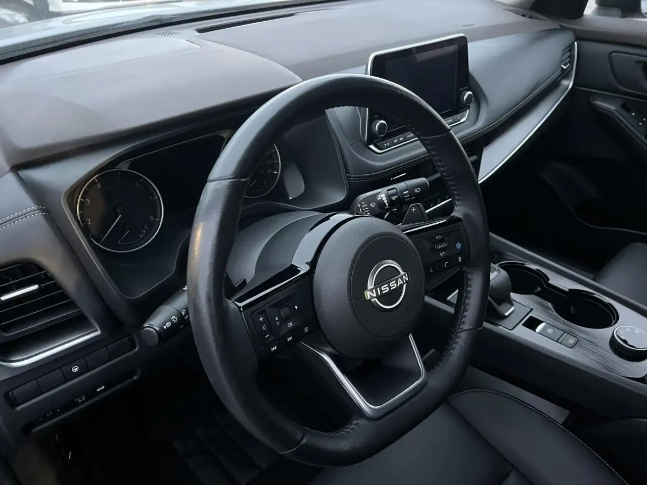 Nissan Rogue снимка Nissan Rogue