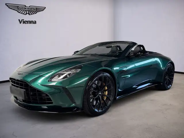 Aston Martin Vantage NEW Roadster | Malachite Green | Int. CF