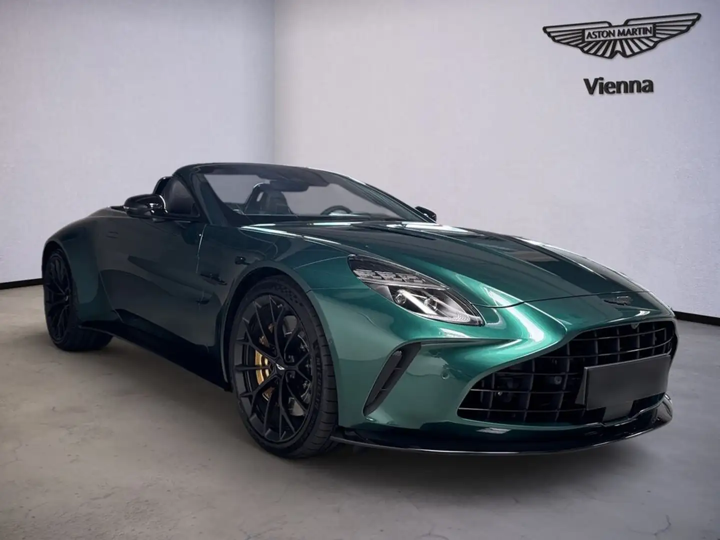 Aston Martin Vantage NEW Roadster | Malachite Green | Int. CF Grün - 2