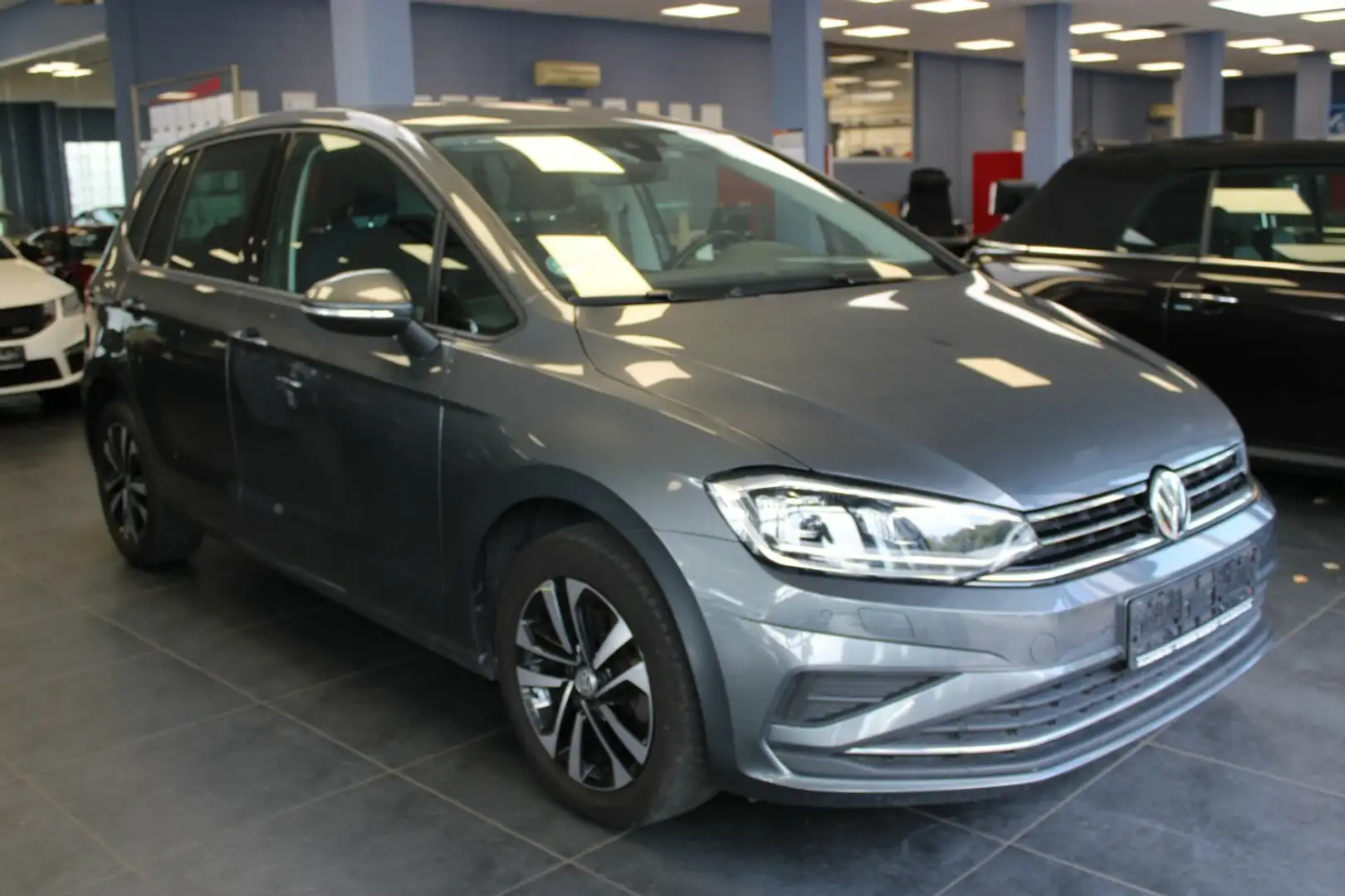 Volkswagen Golf Sportsvan 1.0 TSI OPF United Grau - 1