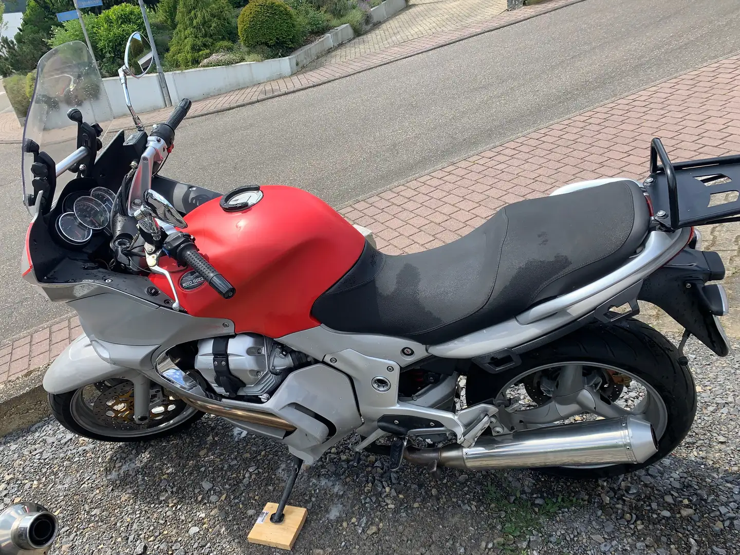 Moto Guzzi Norge 1200 Sporttourer Šedá - 2