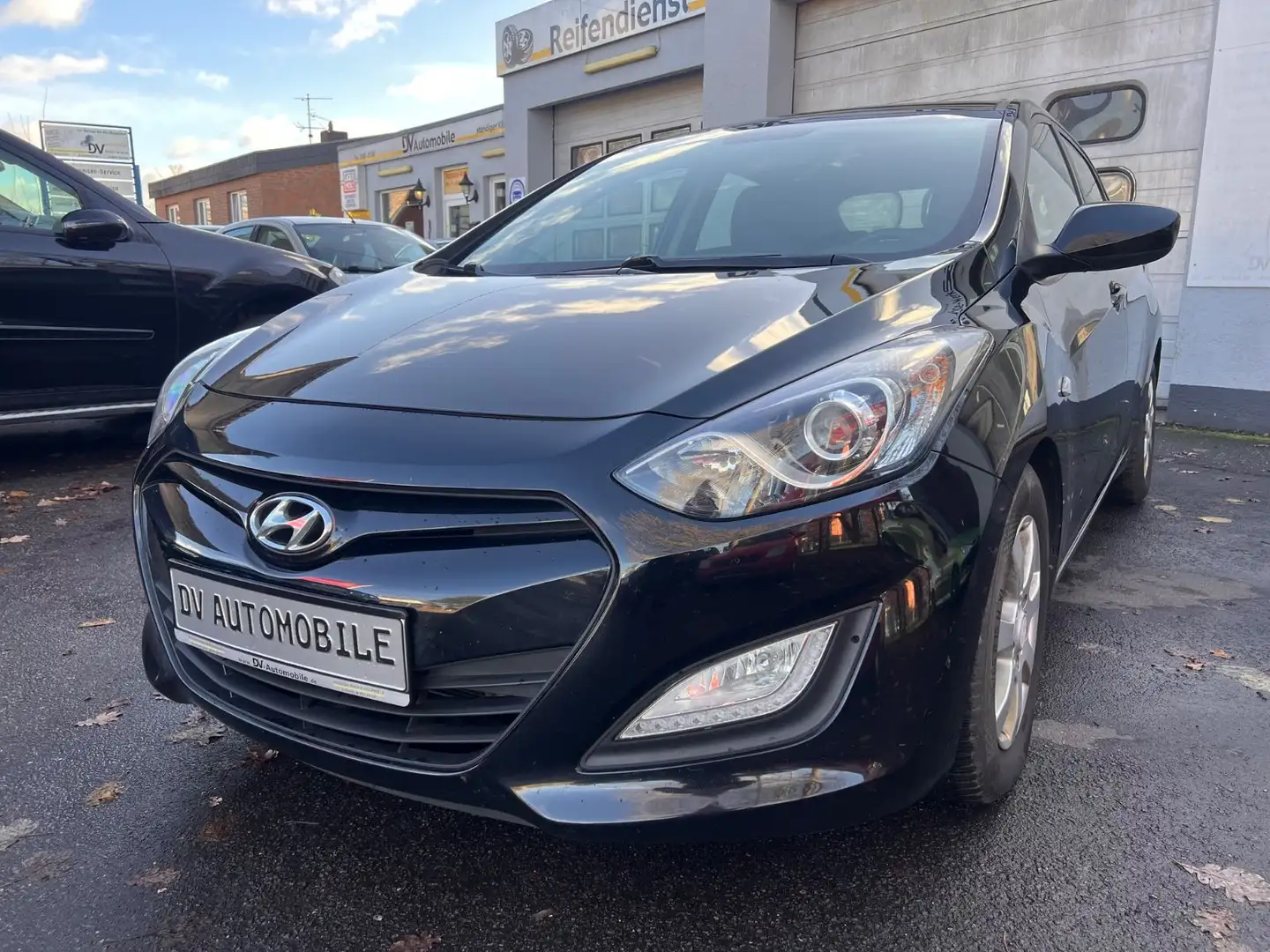Hyundai i30 Classic*HU Neu-Insp.Neu* Schwarz - 1
