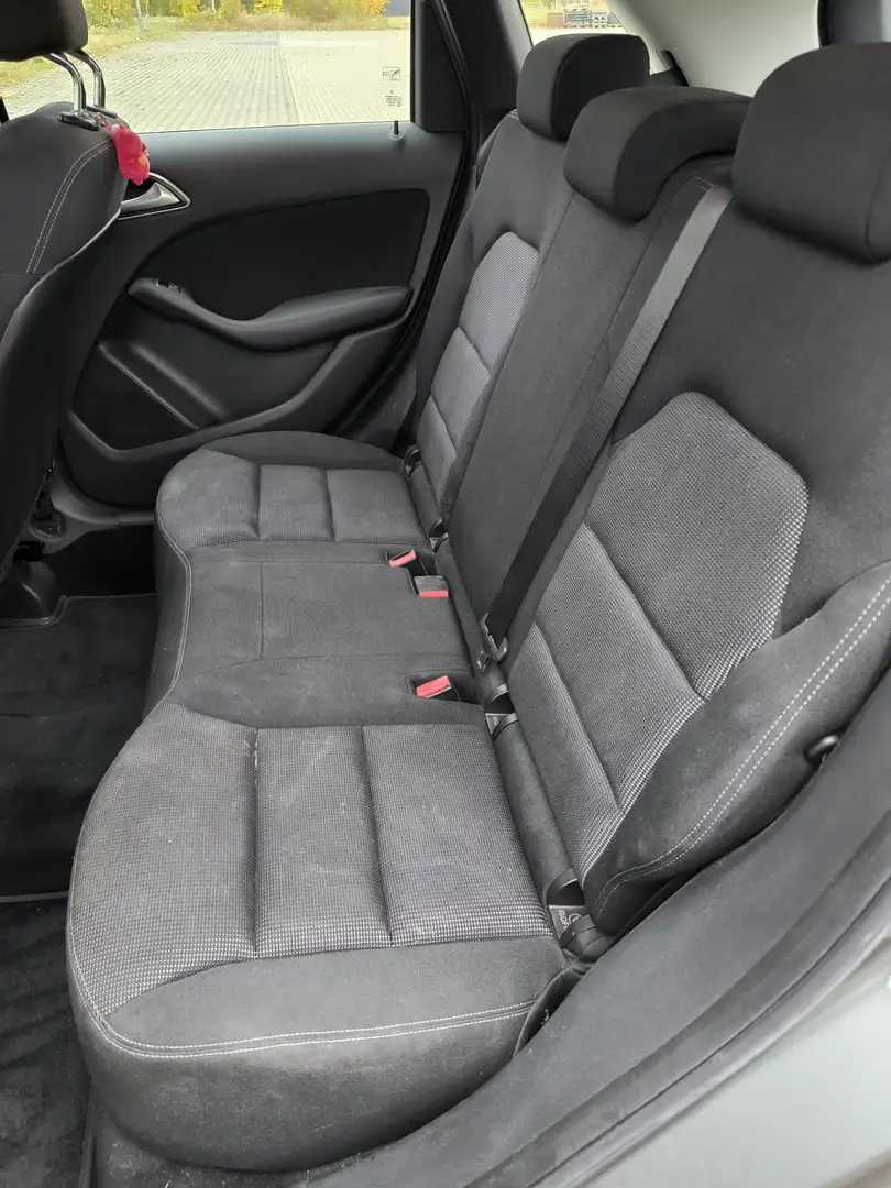 Mercedes-Benz B 180 B 180 (BlueEFFICIENCY) Grau - 1