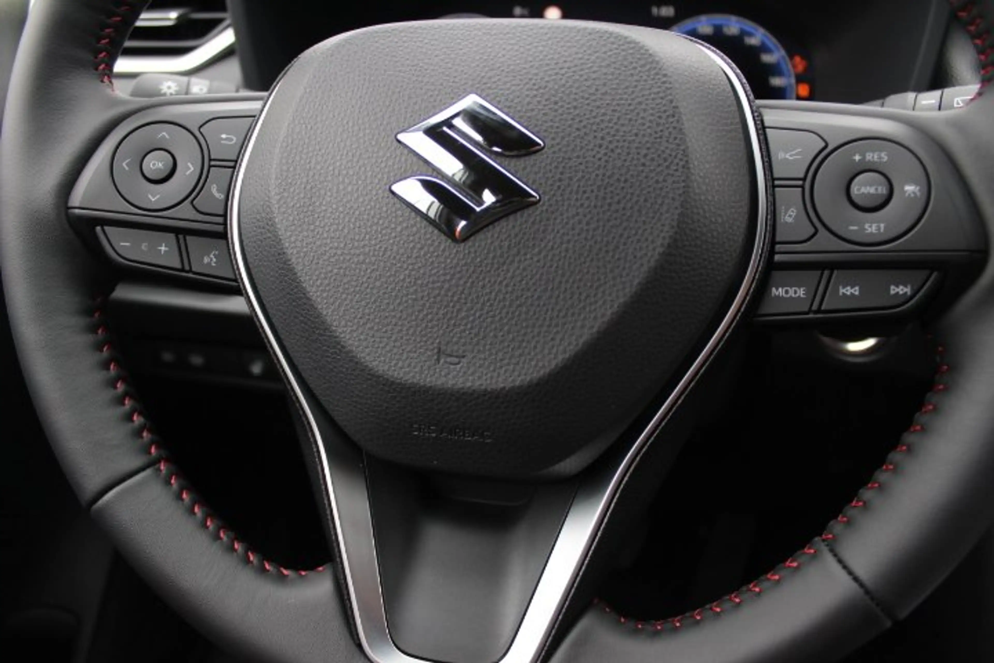 Suzuki Across Across PLUG-IN HYBRID — photo 13