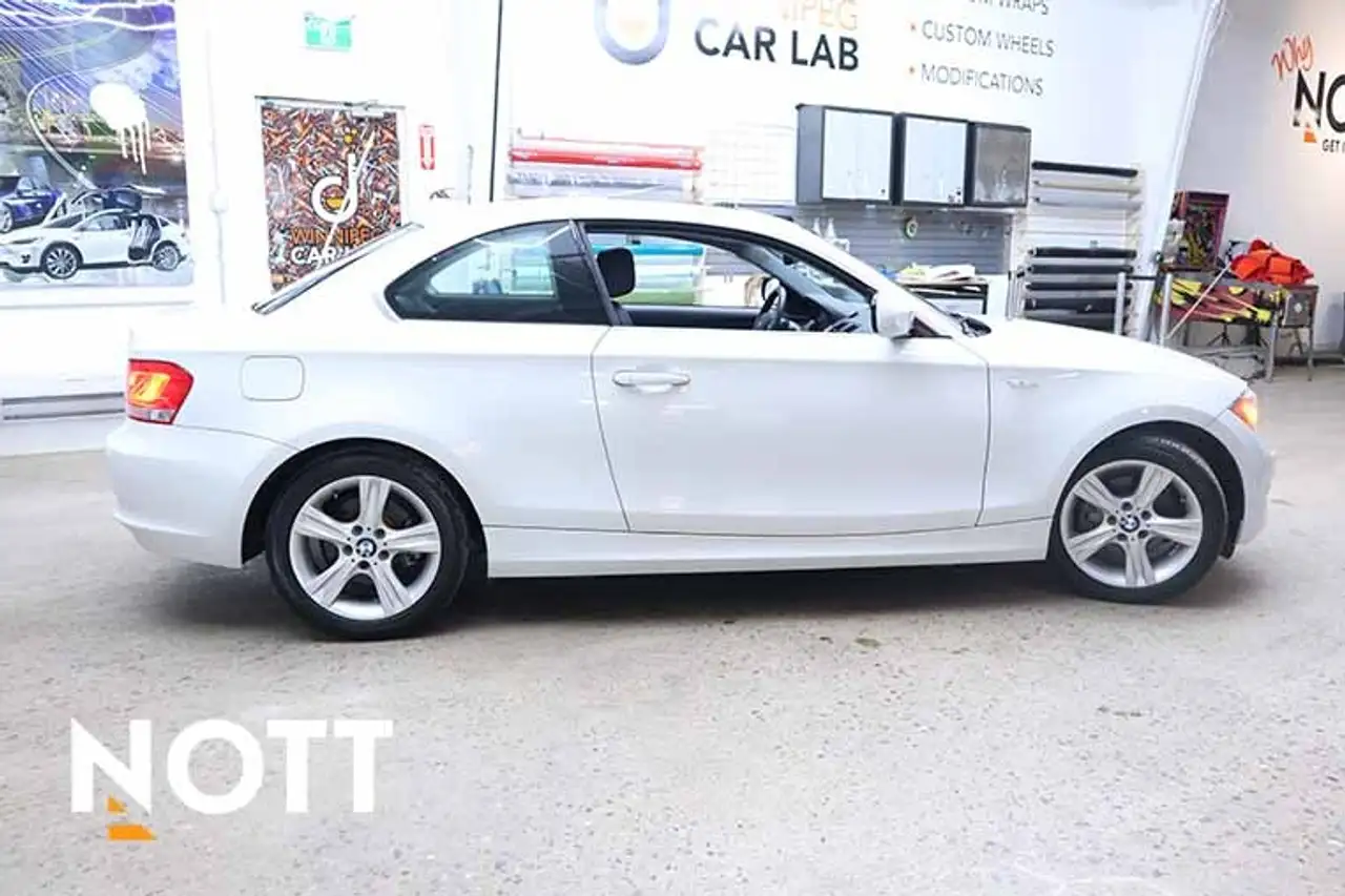 BMW 1 Series снимка BMW 1 Series