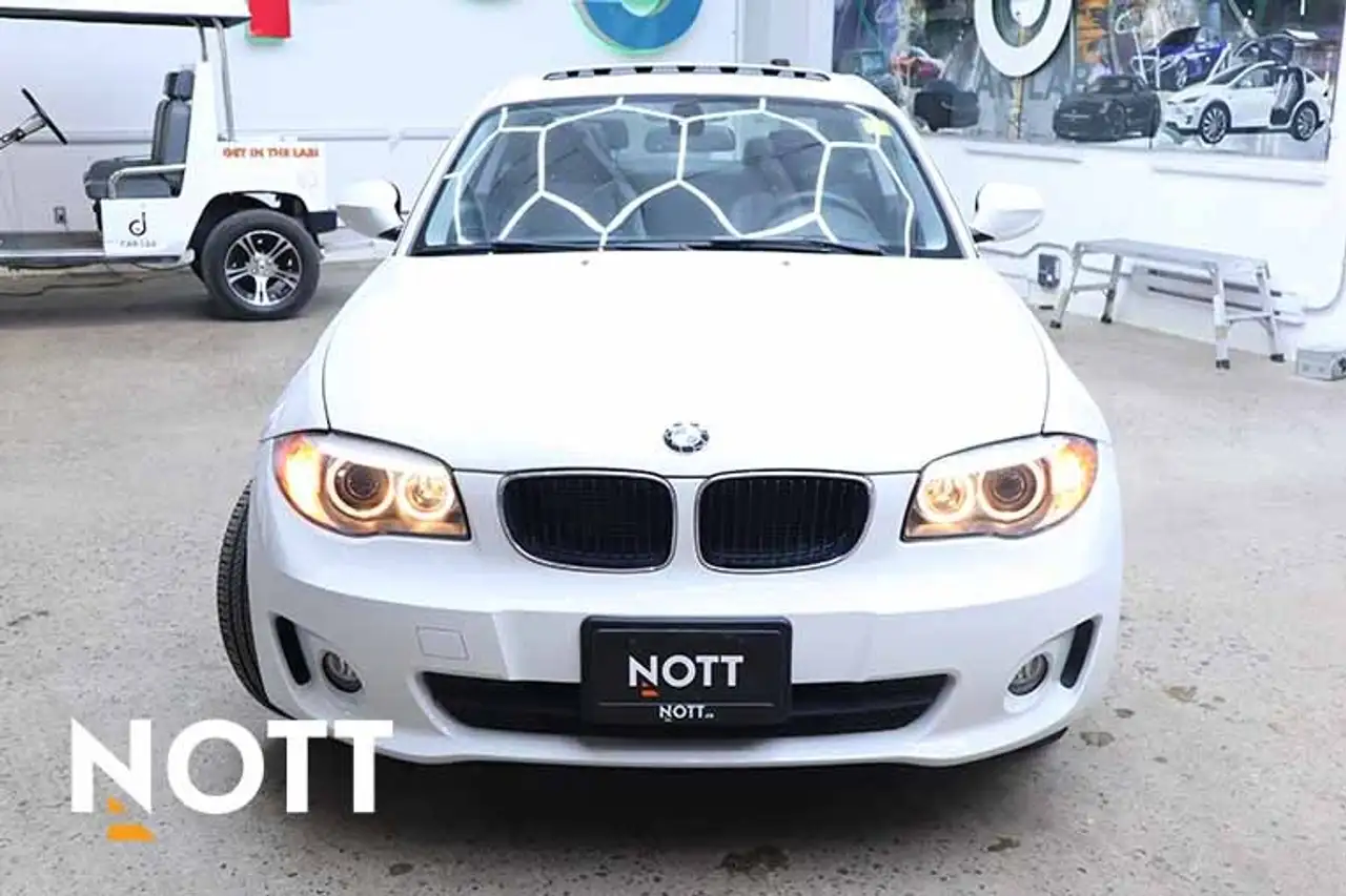 BMW 1 Series снимка BMW 1 Series