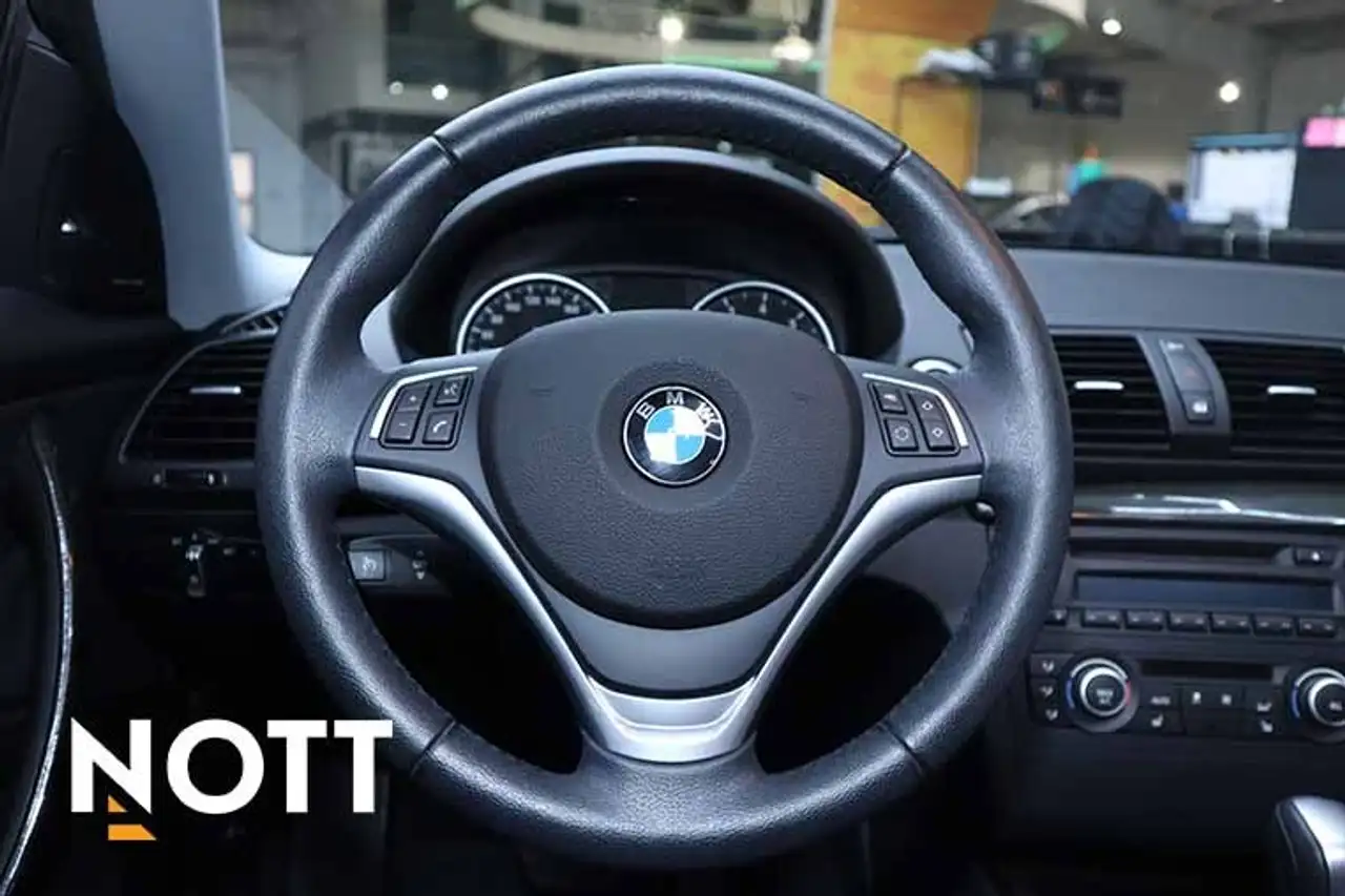 BMW 1 Series снимка BMW 1 Series