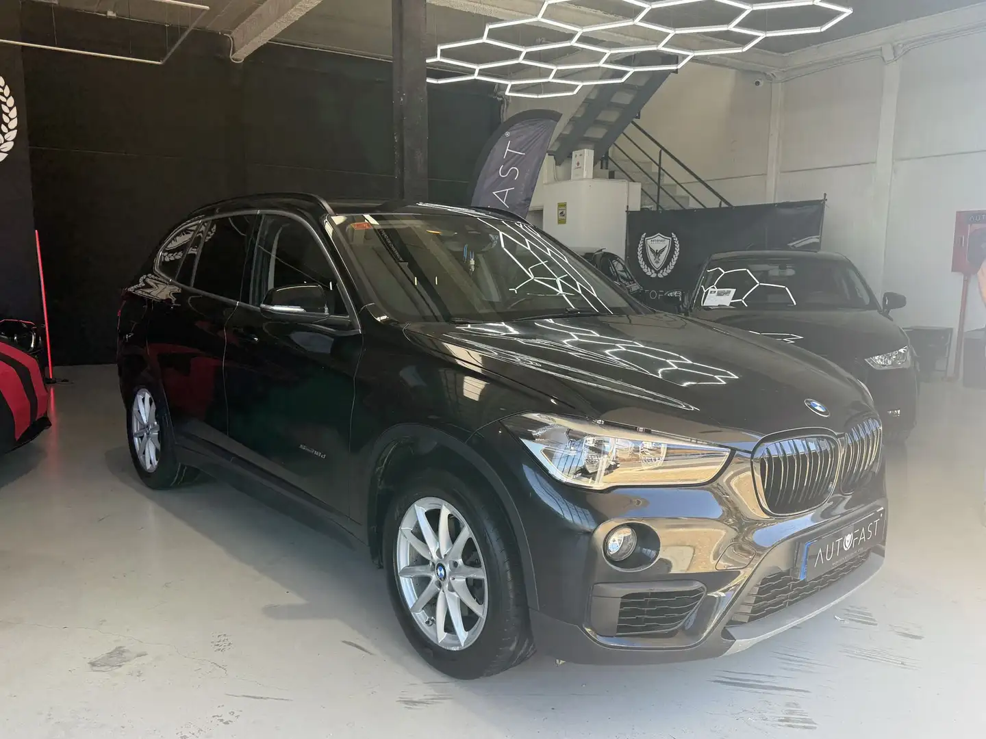BMW X1 xDrive 18d - 1