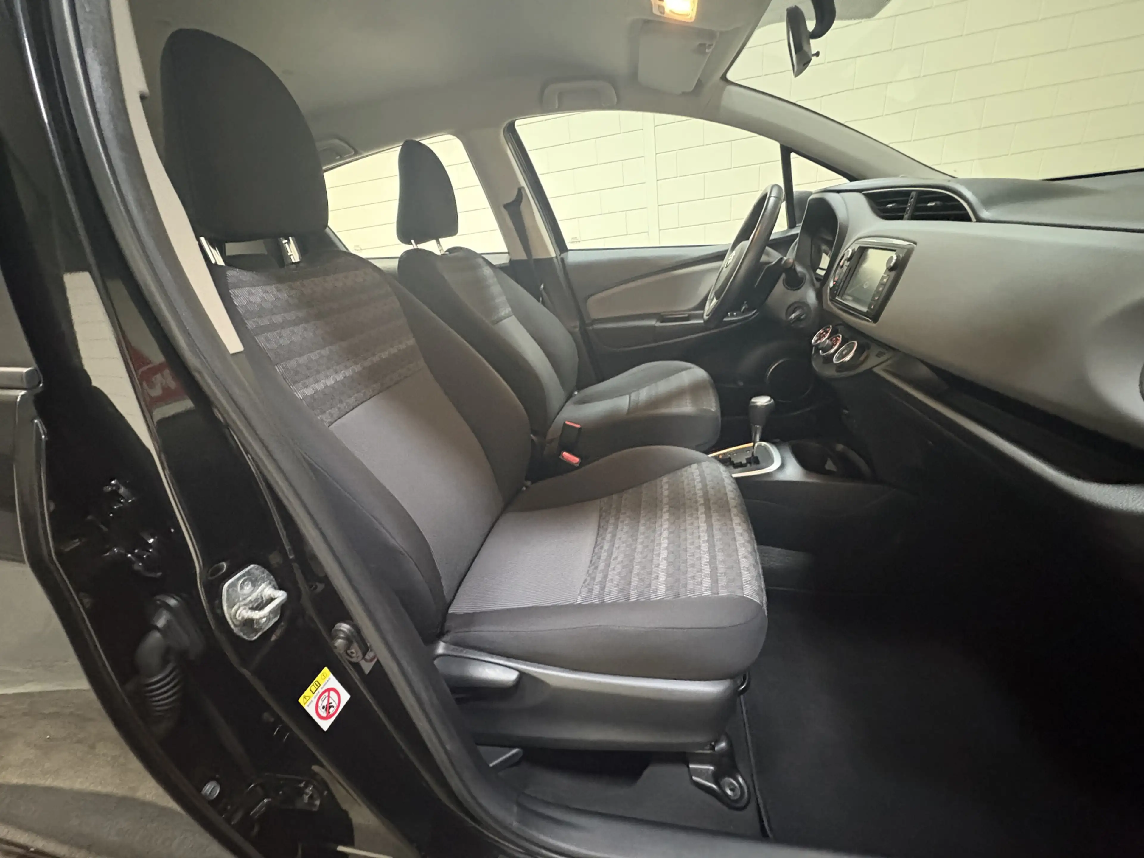 Toyota Yaris 1.3 VVT-i Business Plus Automaat, 1e eigenaar, Dea — photo 16