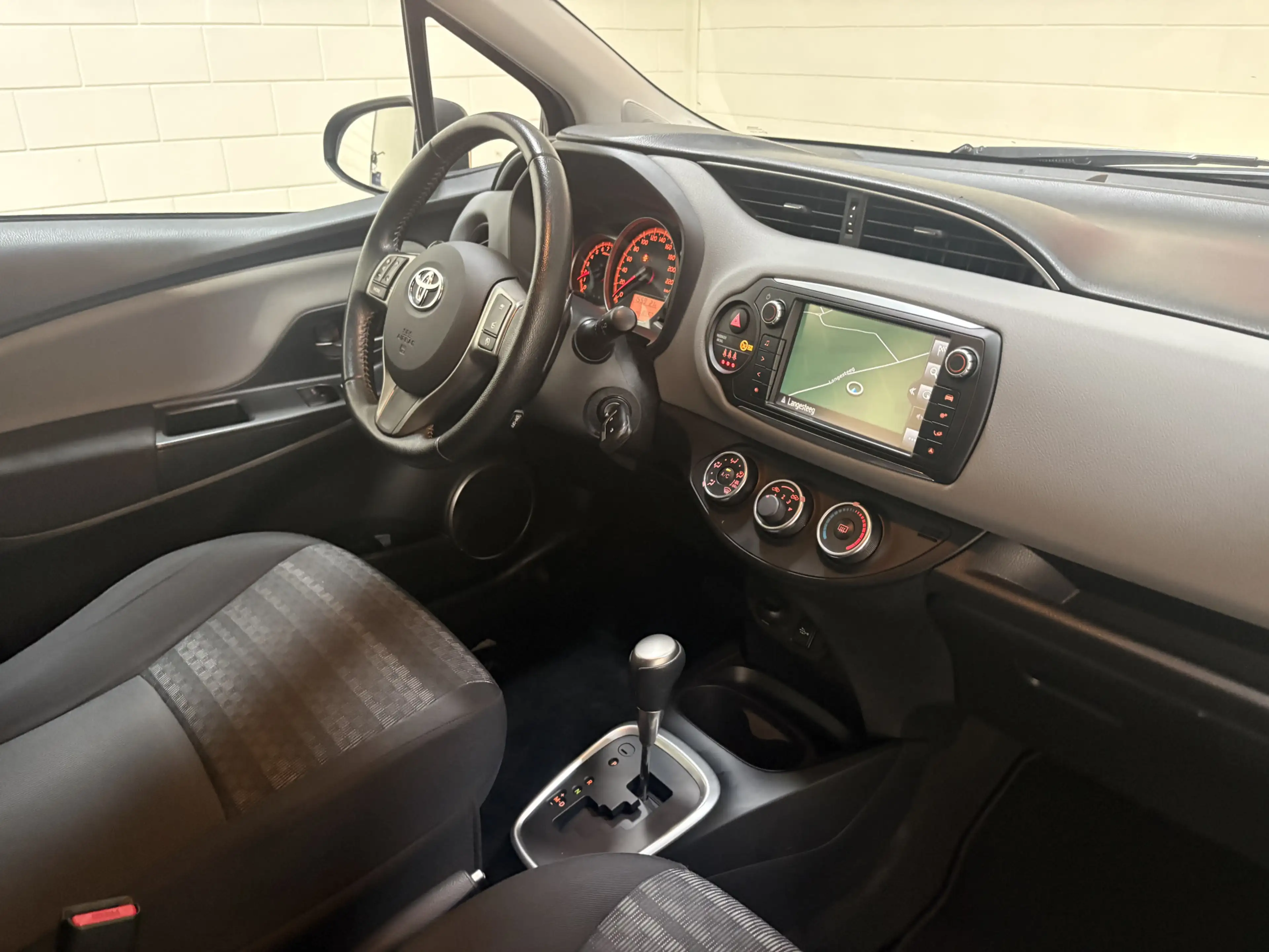 Toyota Yaris 1.3 VVT-i Business Plus Automaat, 1e eigenaar, Dea — photo 17