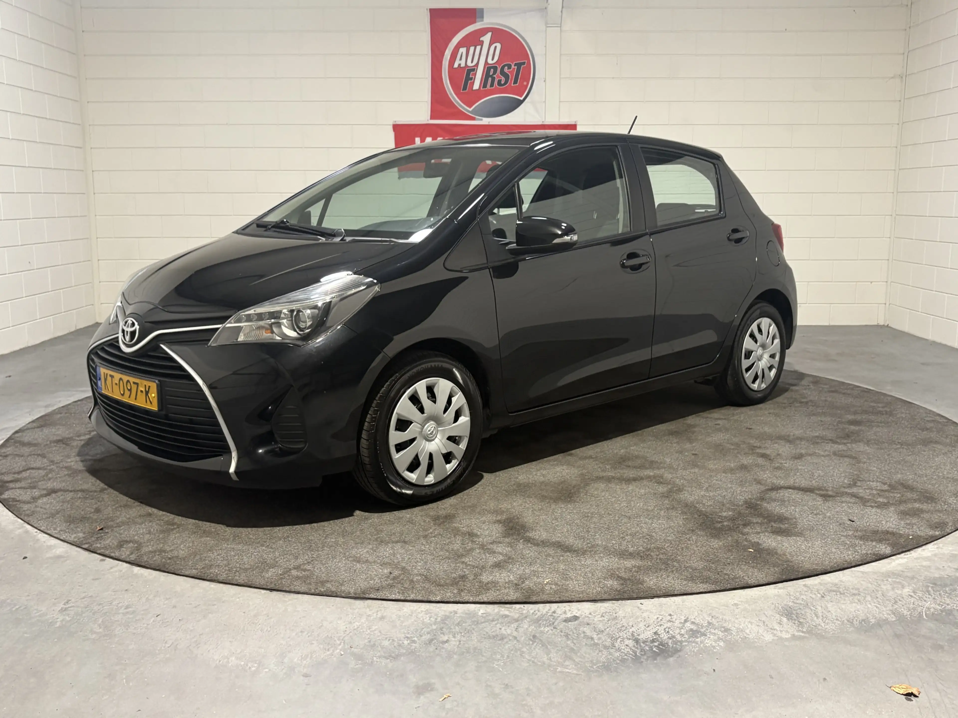 Toyota Yaris 1.3 VVT-i Business Plus Automaat, 1e eigenaar, Dea