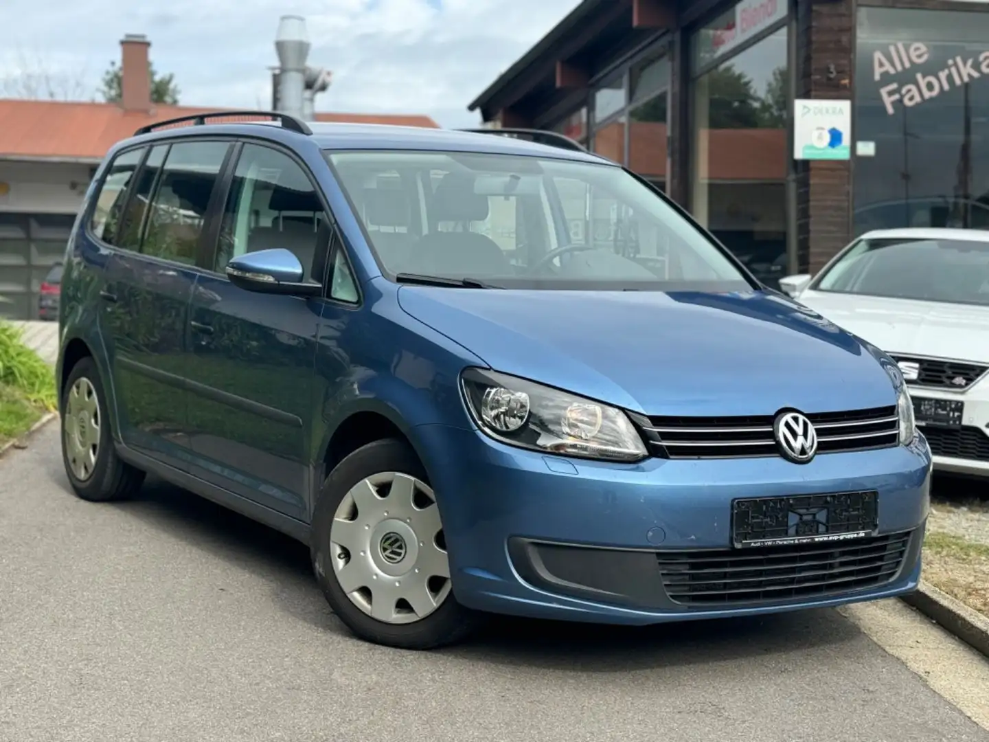 Volkswagen Touran Trendline 7 Sitze AHK Blauw - 1