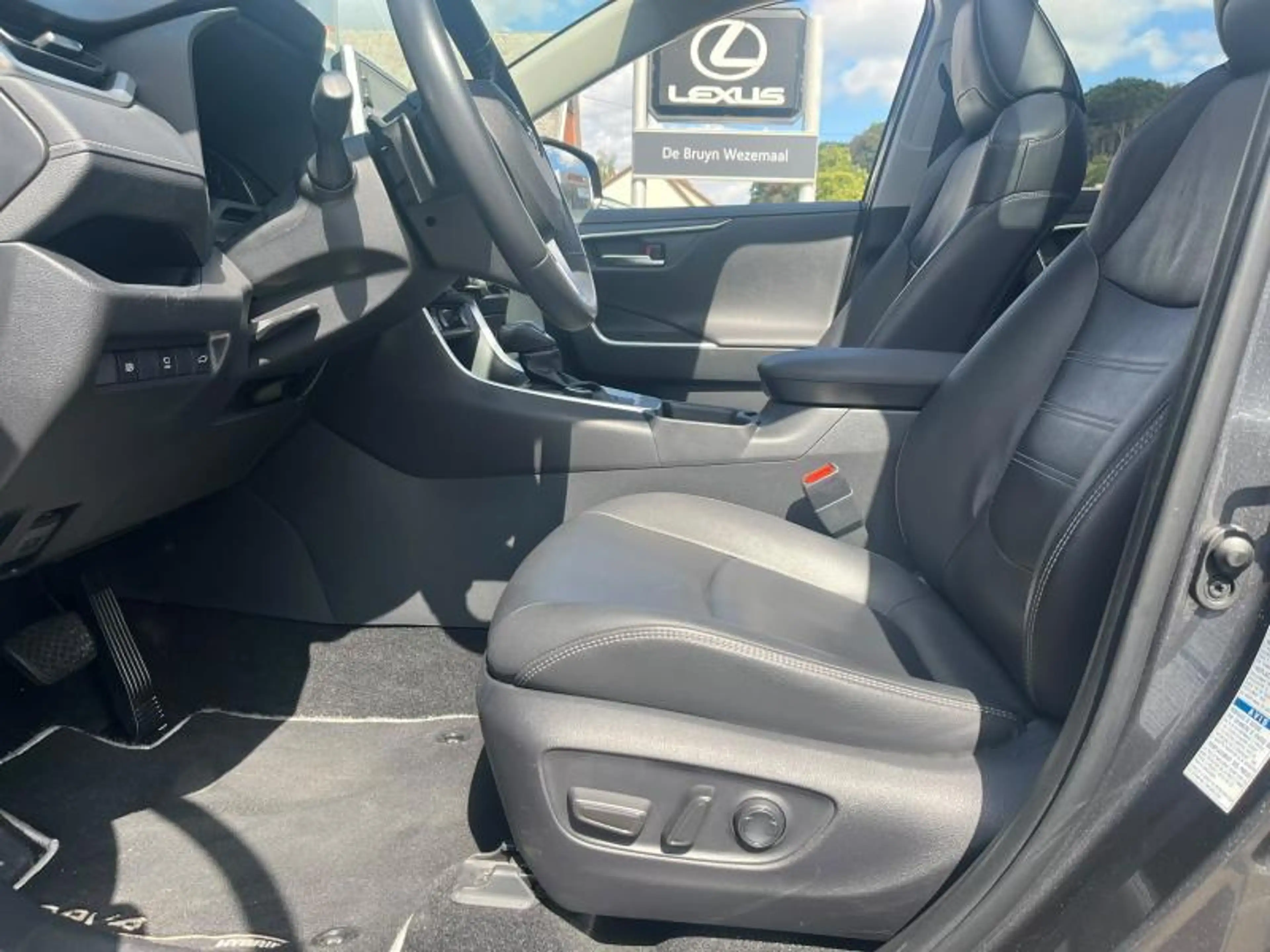 Toyota RAV 4 Premium — photo 7