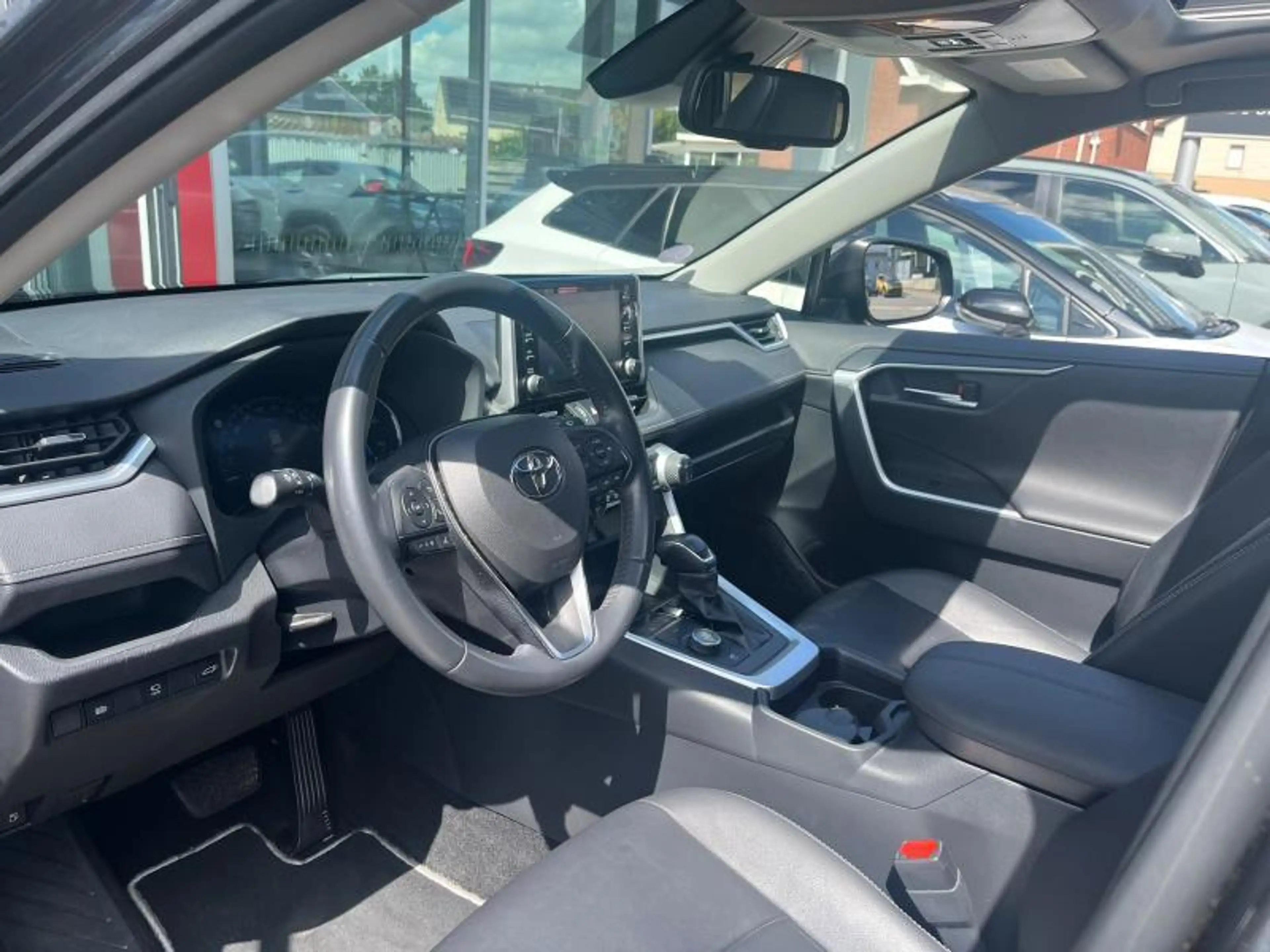 Toyota RAV 4 Premium — photo 8