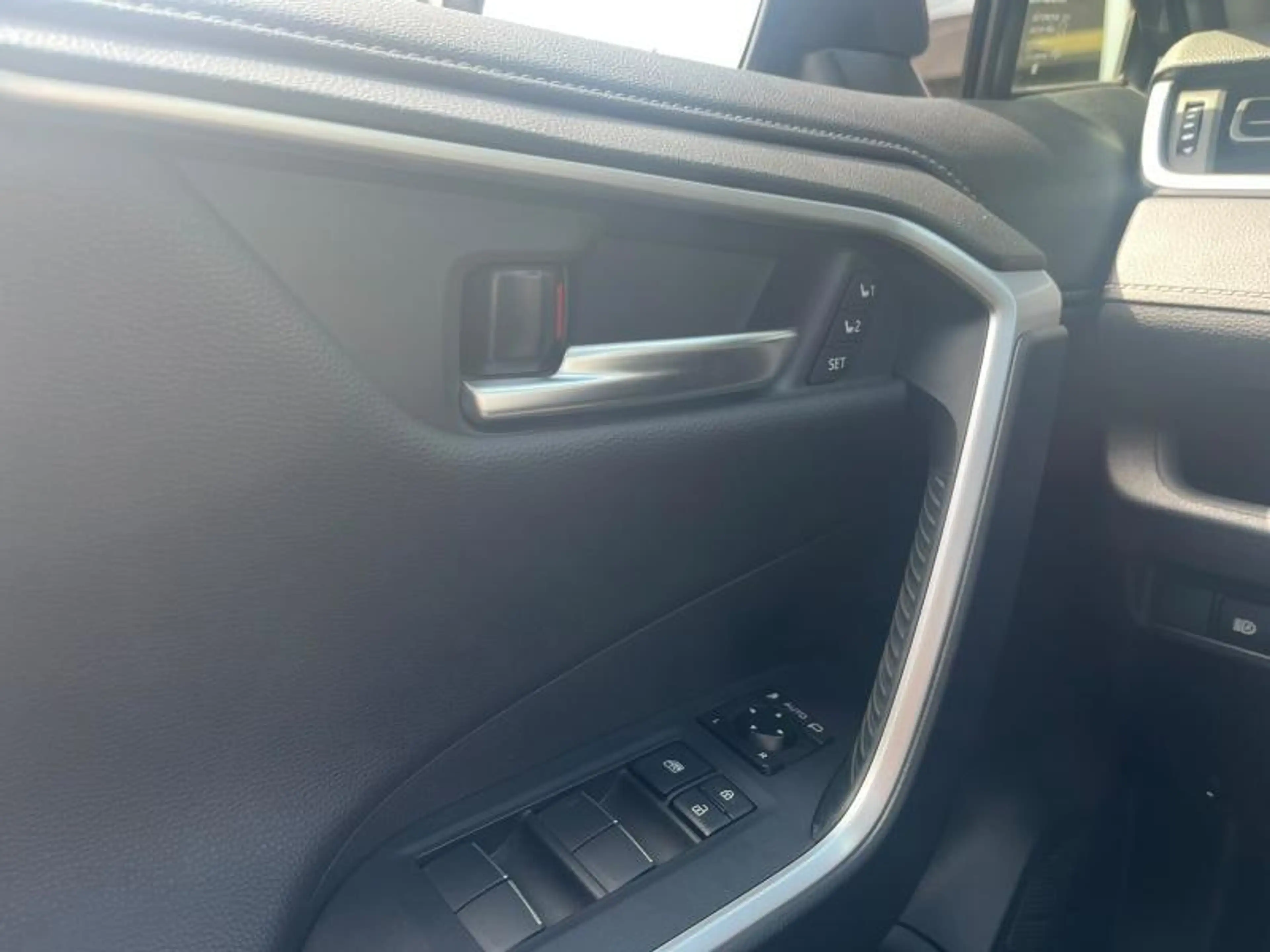 Toyota RAV 4 Premium — photo 13