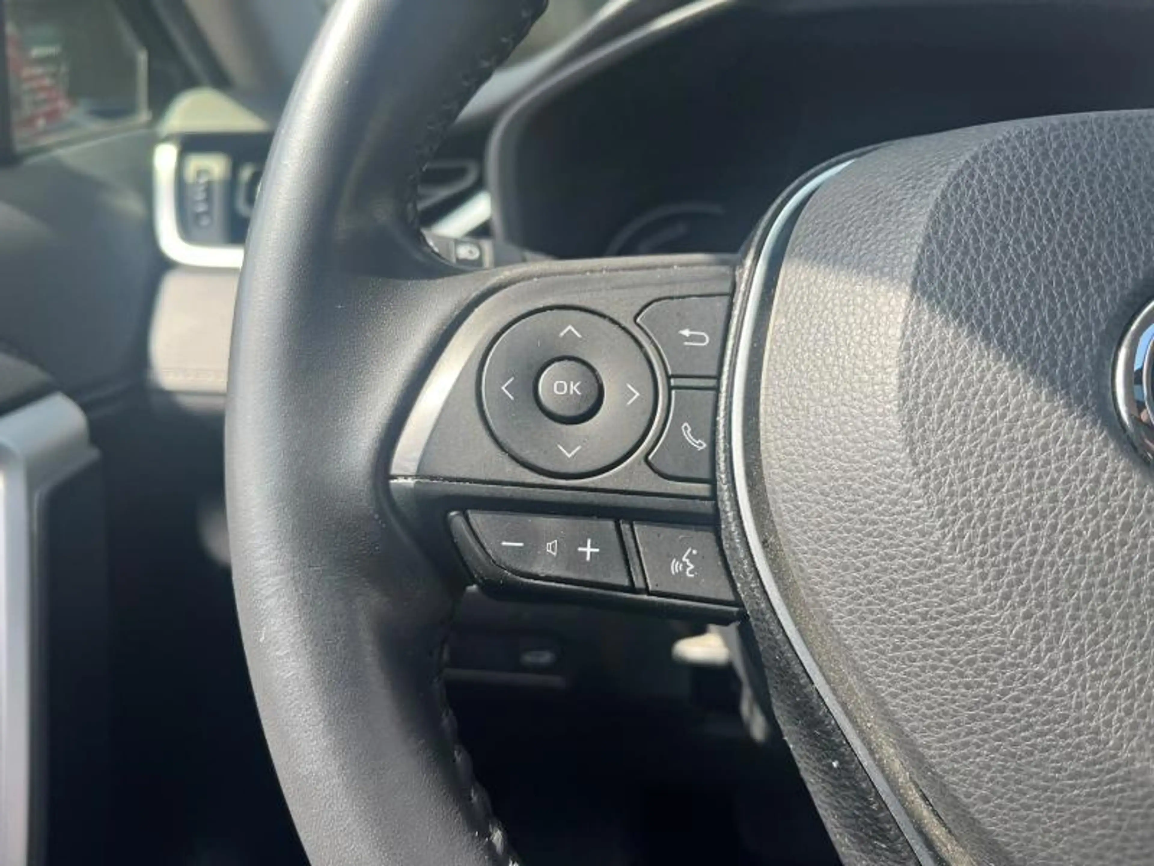 Toyota RAV 4 Premium — photo 11